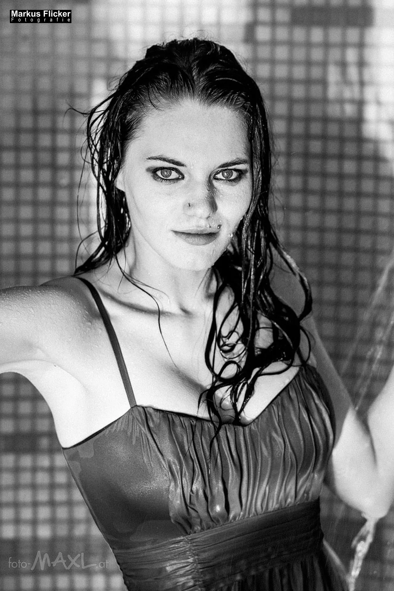 Female Model Nicole Pool Girl Bikini Fotoshooting im Hotel inkl. 37 Tipps und Tricks Female Model Nicole Pool Girl Bikini Fotoshooting im Hotel