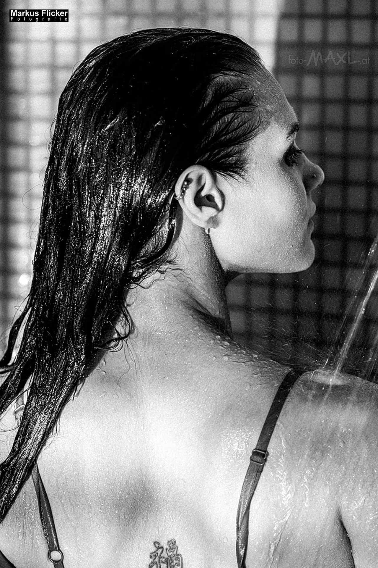 Female Model Nicole Pool Girl Bikini Fotoshooting im Hotel inkl. 37 Tipps und Tricks Female Model Nicole Pool Girl Bikini Fotoshooting im Hotel