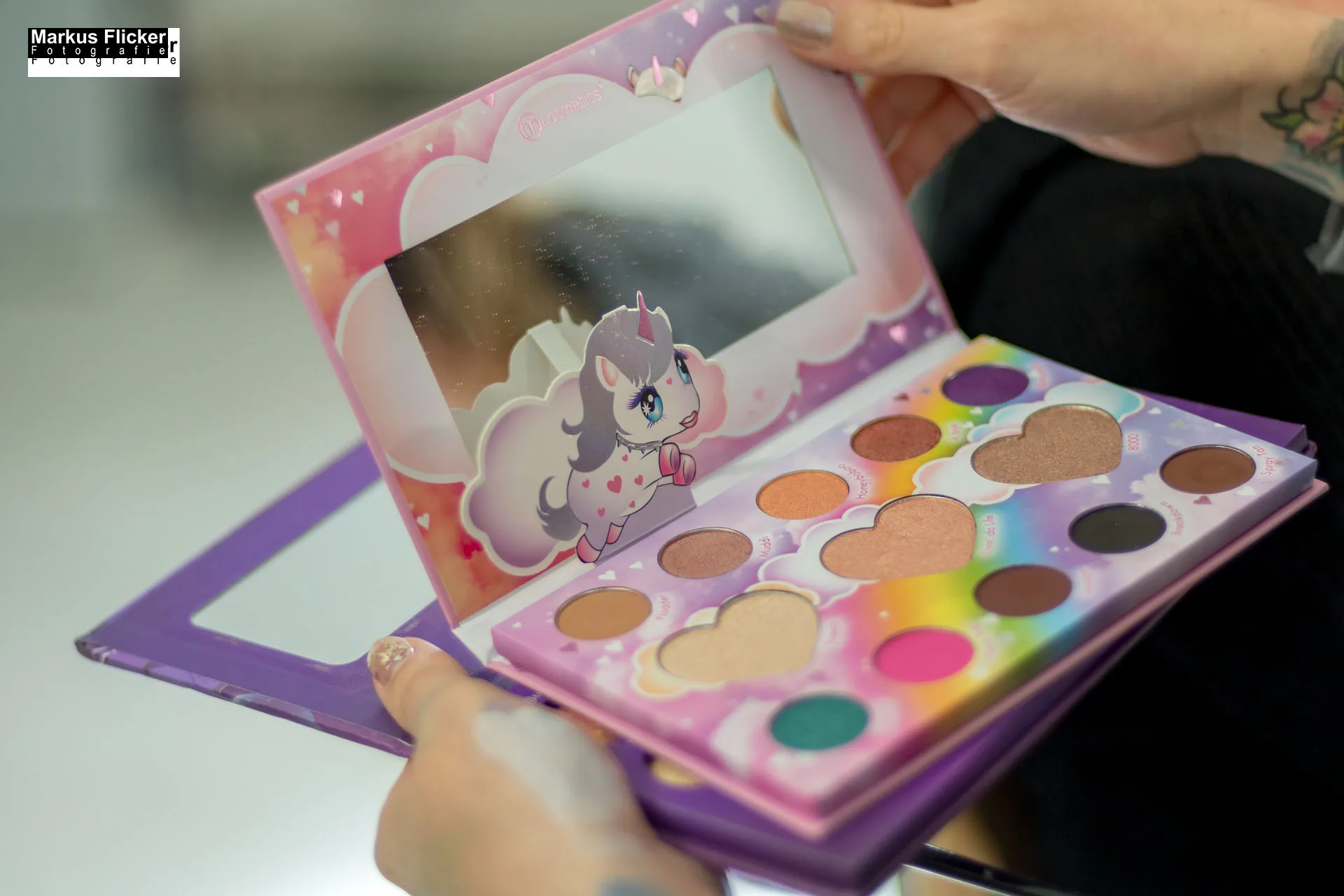 Extreme Avant Garde Make Up Female Model Studio Fotostudio Fotosession mit Make Up Artist inkl. 37 Fototipps für ein Make Up Fotoshooting Extreme / Avant Garde Make Up