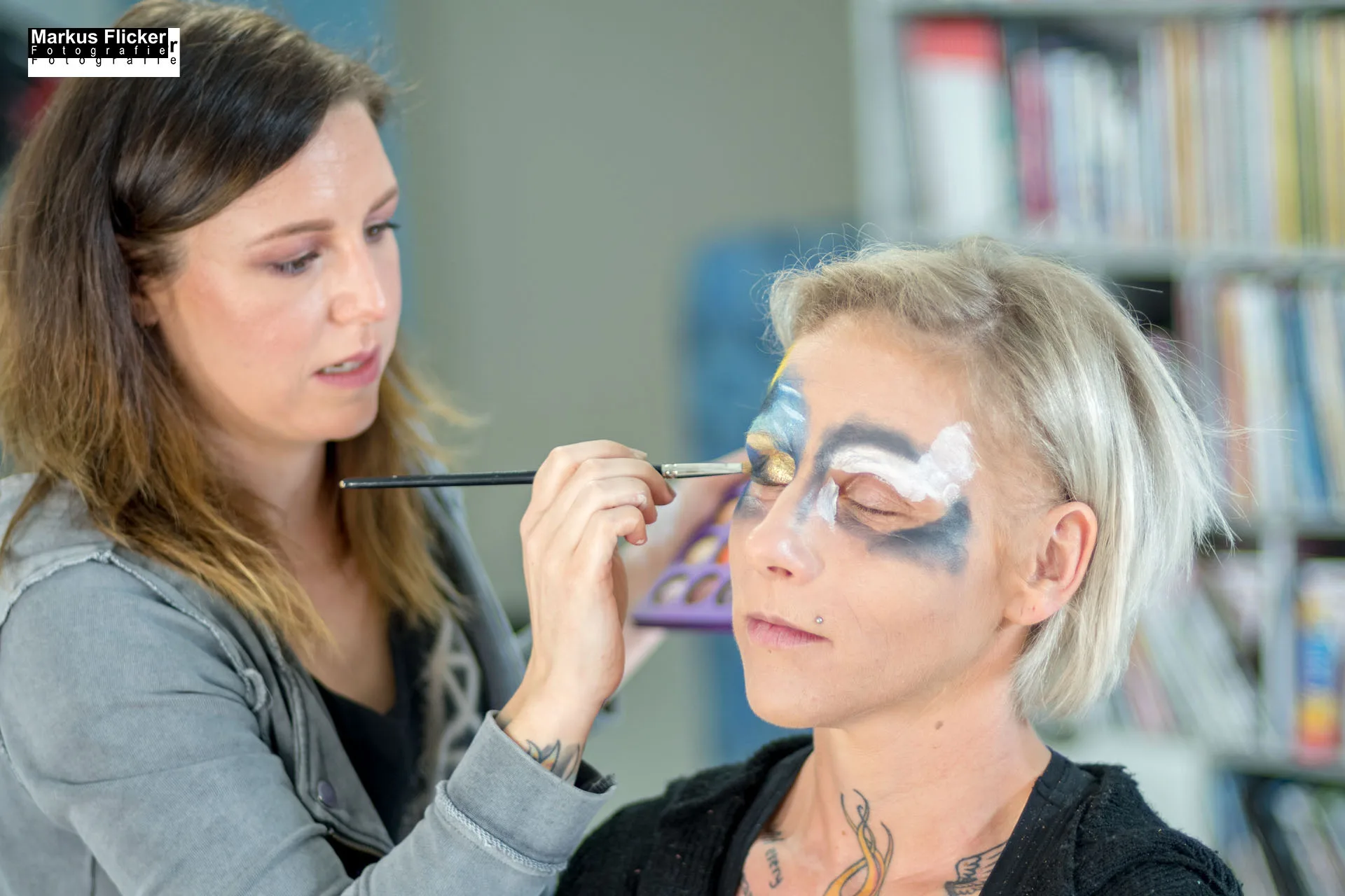 Extreme Avant Garde Make Up Female Model Studio Fotostudio Fotosession mit Make Up Artist inkl. 37 Fototipps für ein Make Up Fotoshooting Extreme Avant Garde Make Up Female Model Studio Fotostudio Fotosession mit Make Up Artist