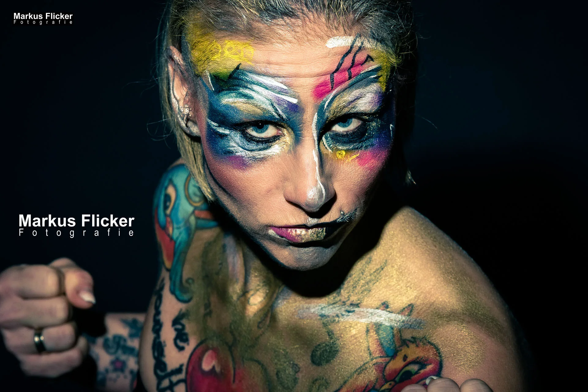 Extreme Avant Garde Make Up Female Model Studio Fotostudio Fotosession mit Make Up Artist inkl. 37 Fototipps für ein Make Up Fotoshooting Extreme Avant Garde Make Up Female Model Studio Fotostudio Fotosession mit Make Up Artist