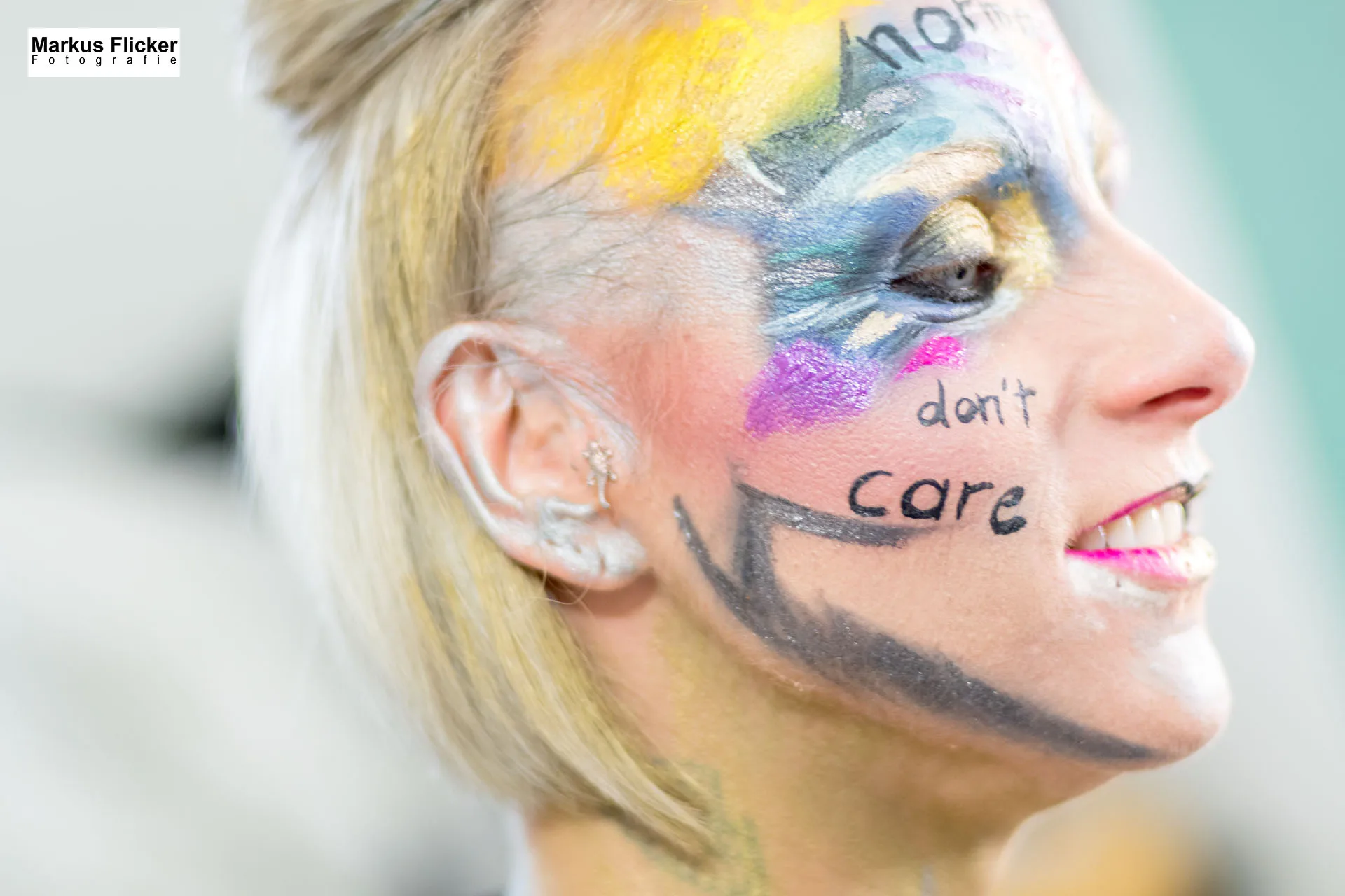 Extreme Avant Garde Make Up Female Model Studio Fotostudio Fotosession mit Make Up Artist inkl. 37 Fototipps für ein Make Up Fotoshooting Extreme / Avant Garde Make Up