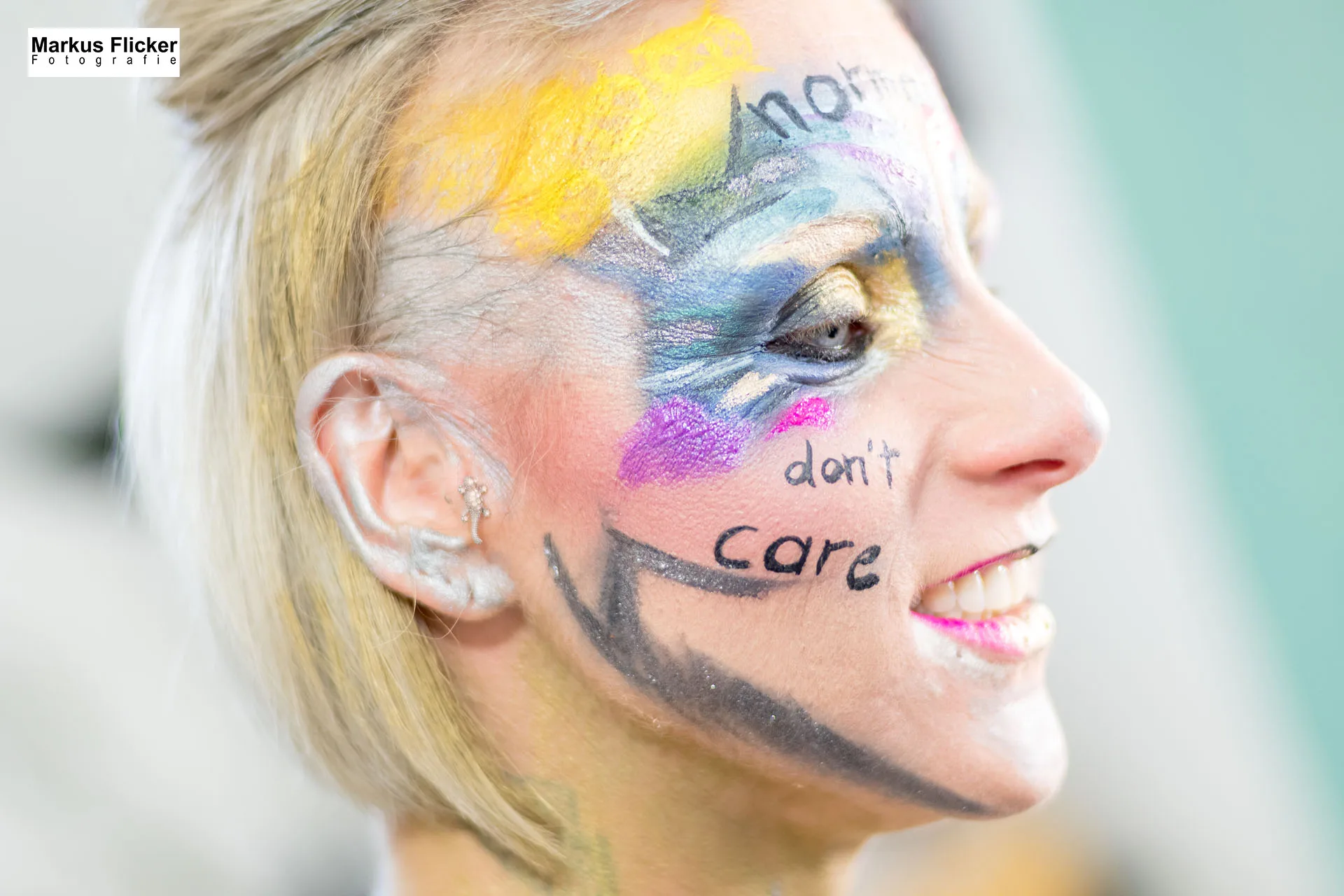 Extreme Avant Garde Make Up Female Model Studio Fotostudio Fotosession mit Make Up Artist inkl. 37 Fototipps für ein Make Up Fotoshooting Extreme / Avant Garde Make Up