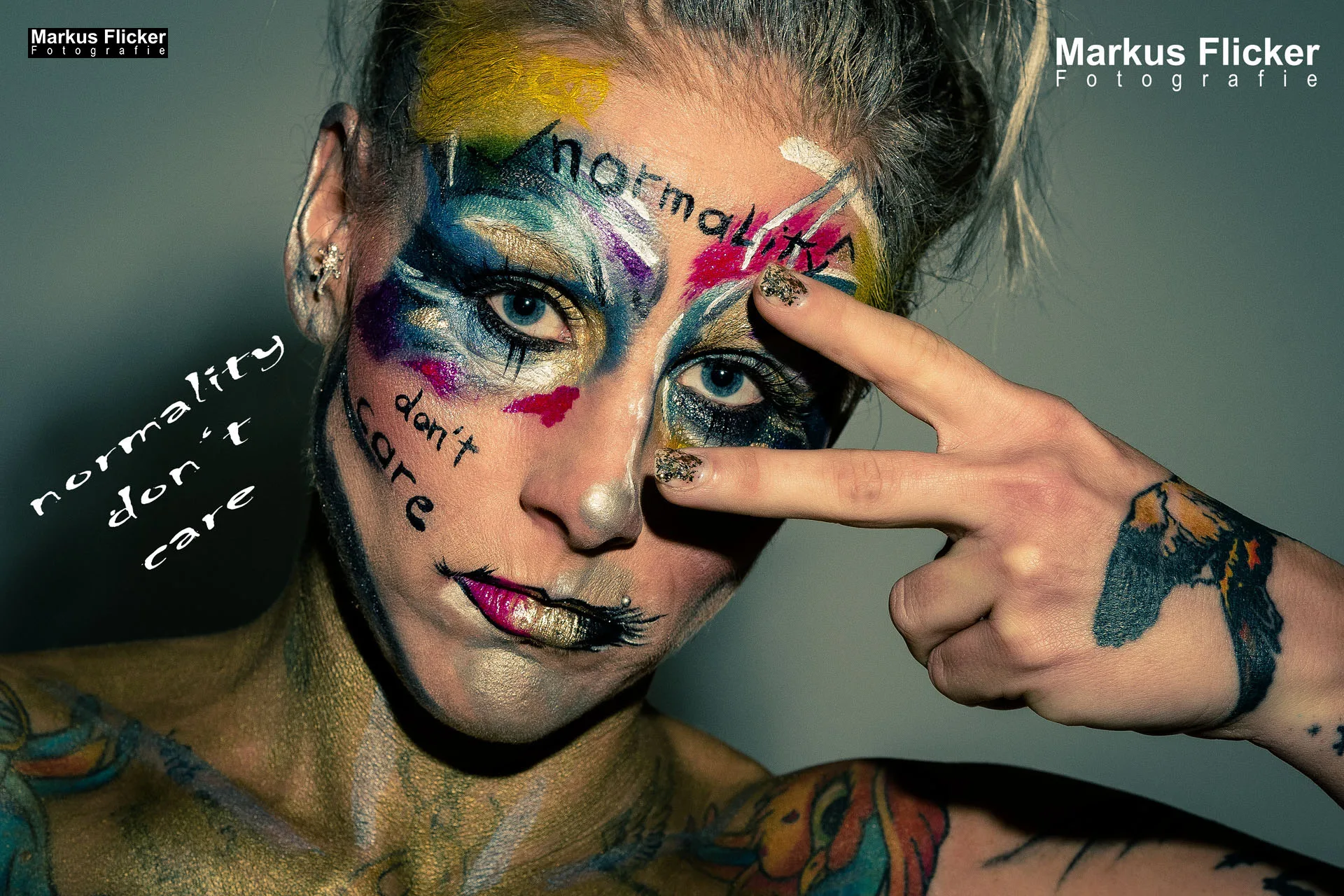 Extreme Avant Garde Make Up Female Model Studio Fotostudio Fotosession mit Make Up Artist inkl. 37 Fototipps für ein Make Up Fotoshooting Extreme Avant Garde Make Up Female Model Studio Fotostudio Fotosession mit Make Up Artist