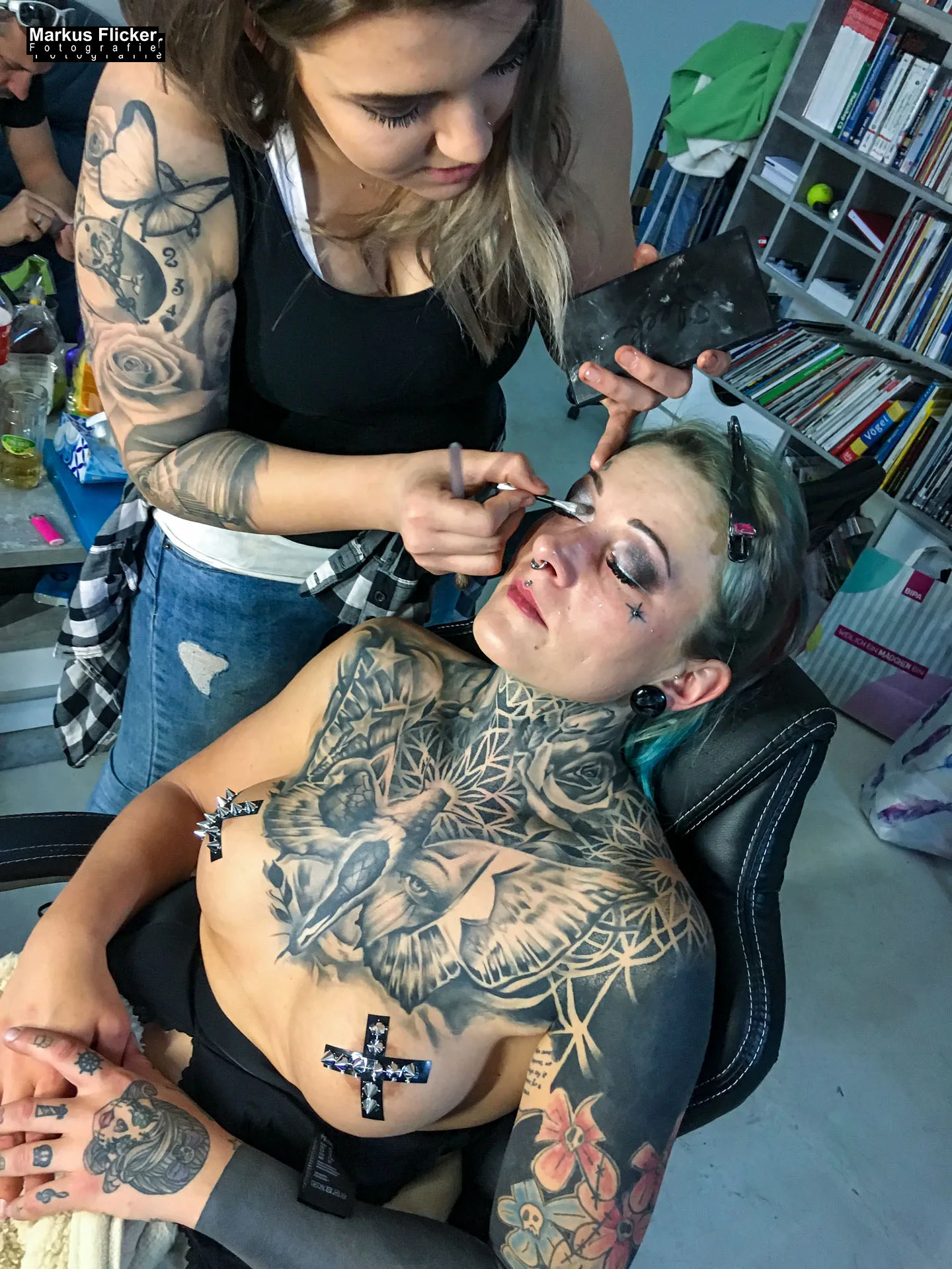 Making Of sexy Ostershooting im Fotostudio mit Hasen im Studio zu Ostern