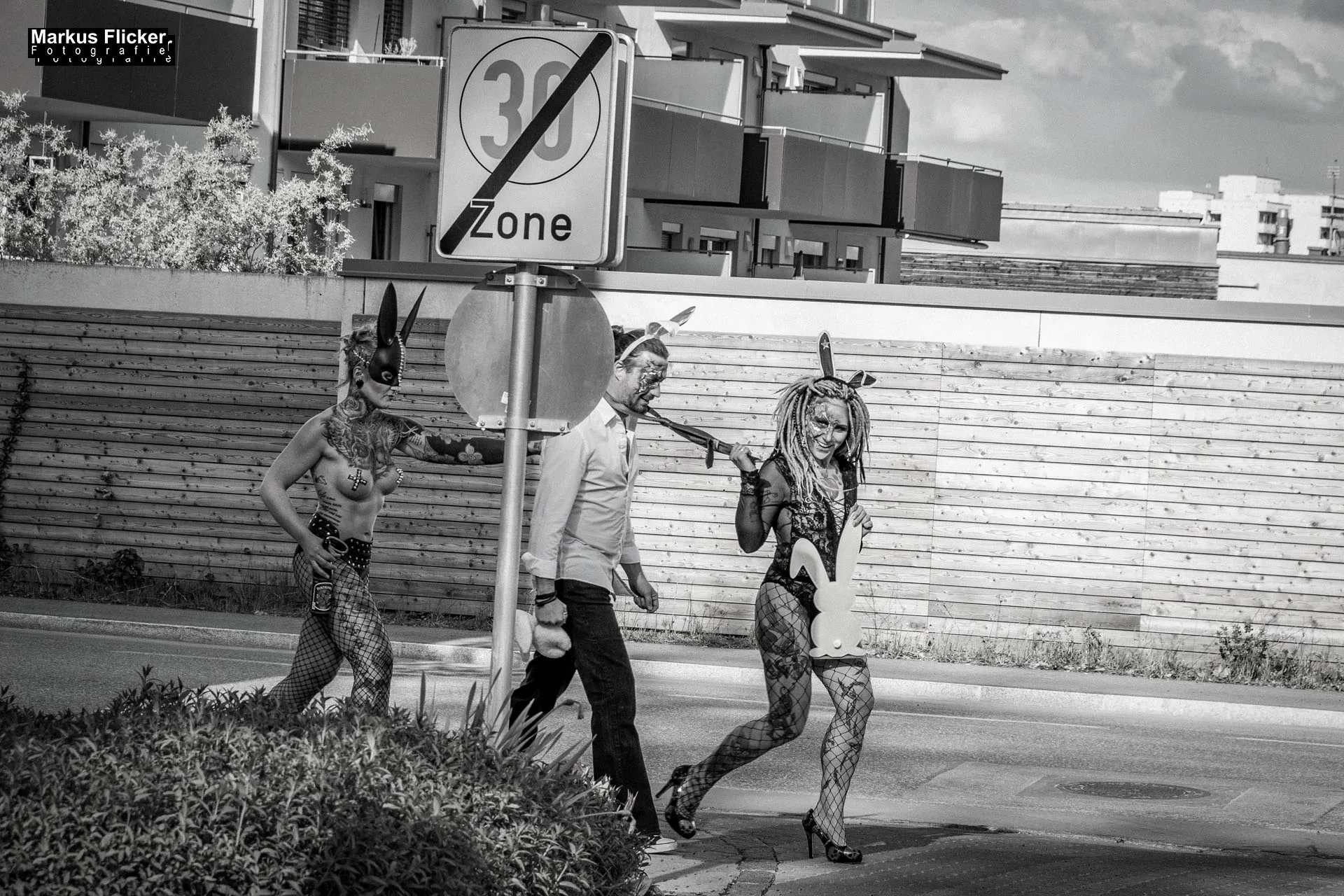 Sexy Provokant Ostern im Fotostudio Fotos Slideshow Portfolio Fotos GGM FFM mit verrückten Outfits