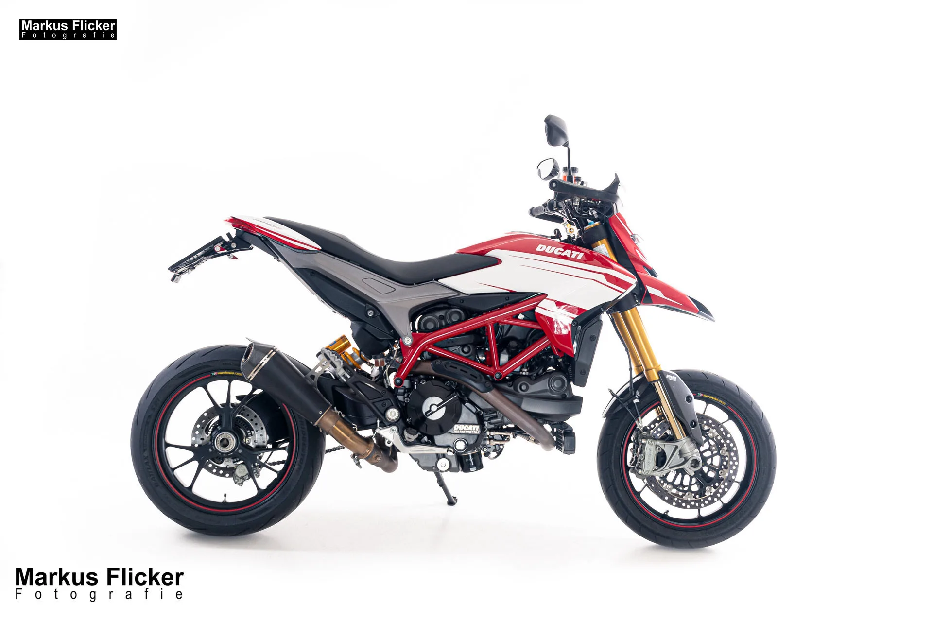 Portfolio Fotografie Videografie Fotograf Videograf Graz Steiermark Österreich Motorrad Ducati Hypermotard 939 SP Bike Fotoshooting im Fotostudio