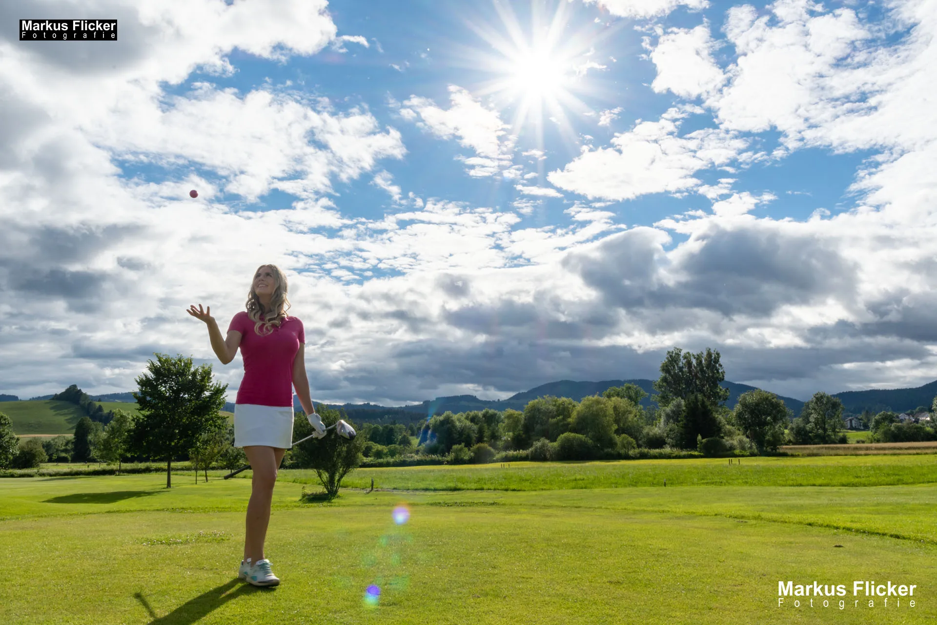 Fotos Golfclub Almenland Golf Fotoshooting Sport Outdoor Female Model Silvia am Golfplatz