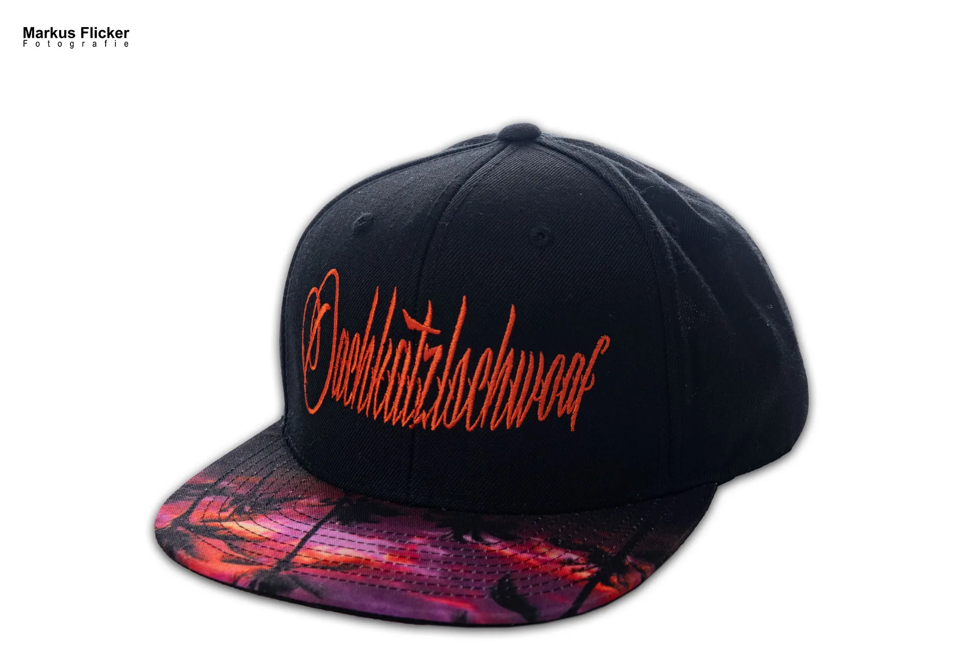 Oachkatzlschwoaf Streetwear Caps & Shirts Produktfotos im Studio inkl. 37 Fototipps für Streetwear Oachkatzlschwoaf Streetwear