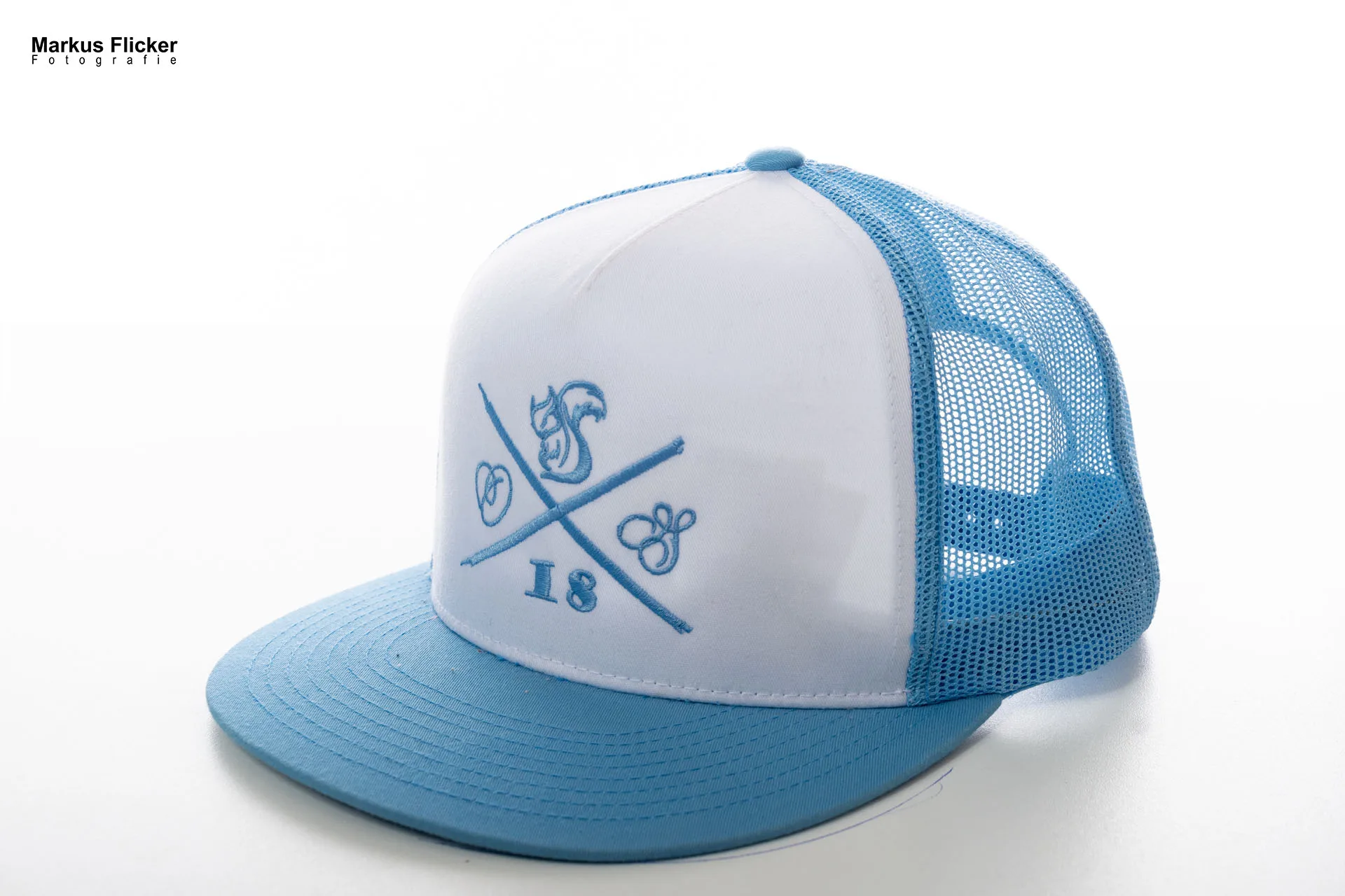 Oachkatzlschwoaf Streetwear Caps & Shirts Produktfotos im Studio inkl. 37 Fototipps für Streetwear Oachkatzlschwoaf Streetwear