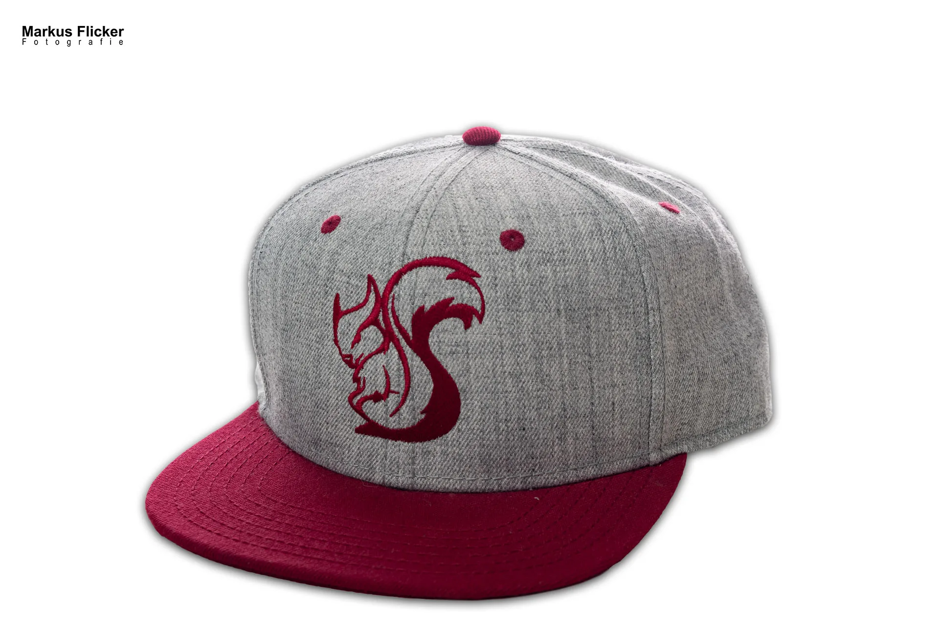 Oachkatzlschwoaf Streetwear Caps & Shirts Produktfotos im Studio inkl. 37 Fototipps für Streetwear Oachkatzlschwoaf Streetwear