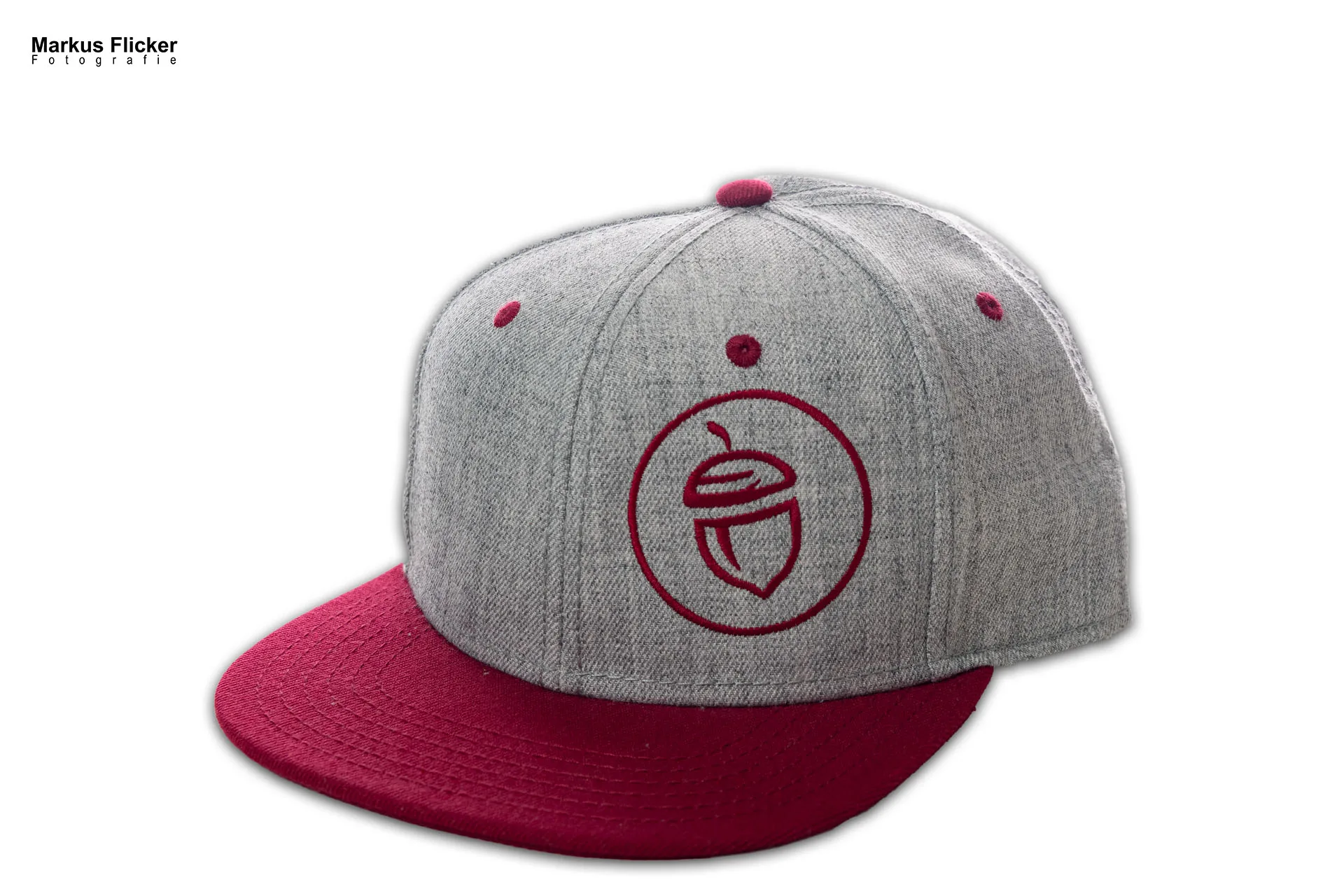 Oachkatzlschwoaf Streetwear Caps & Shirts Produktfotos im Studio inkl. 37 Fototipps für Streetwear Oachkatzlschwoaf Streetwear