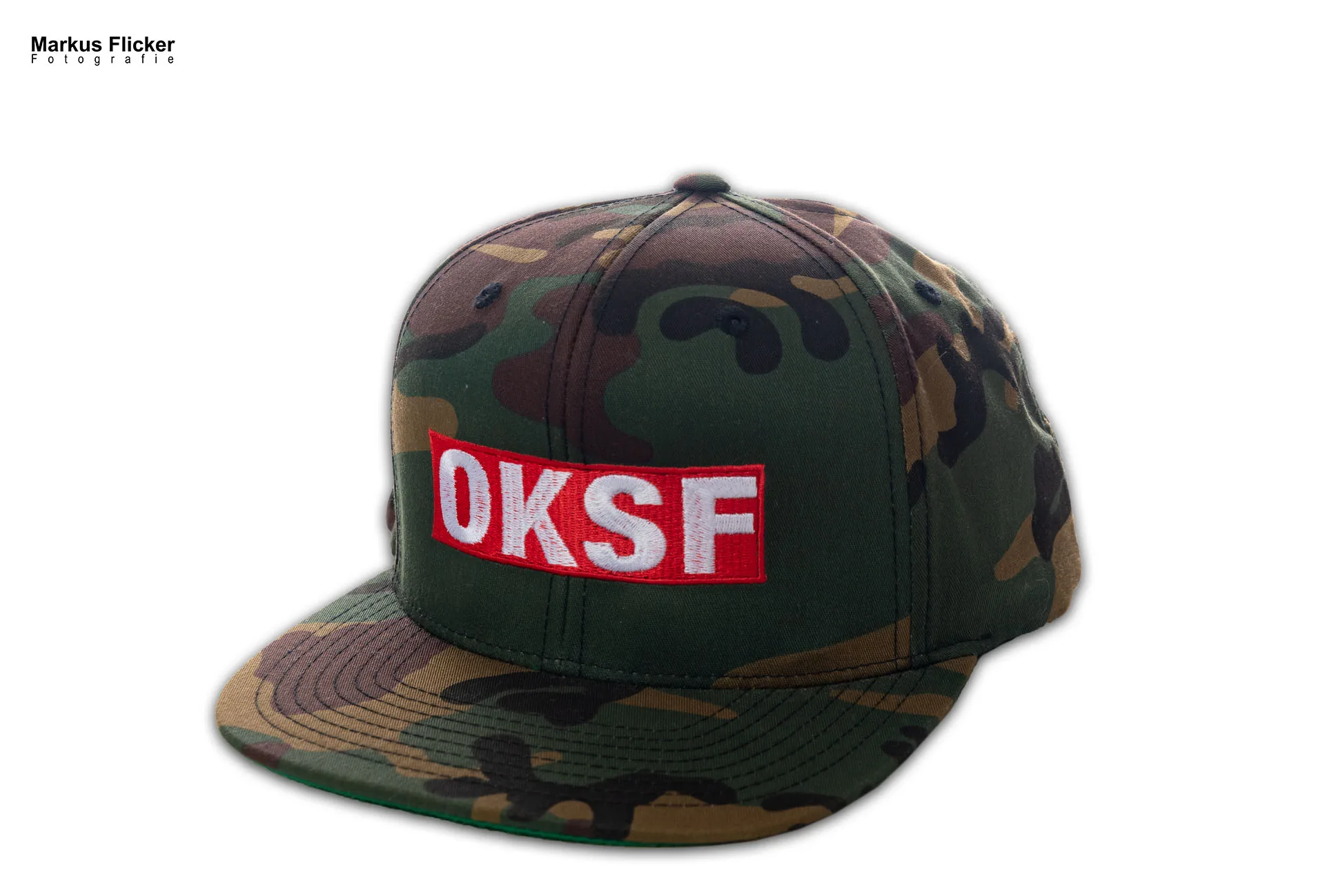 Oachkatzlschwoaf Streetwear Caps & Shirts Produktfotos im Studio inkl. 37 Fototipps für Streetwear Oachkatzlschwoaf Streetwear