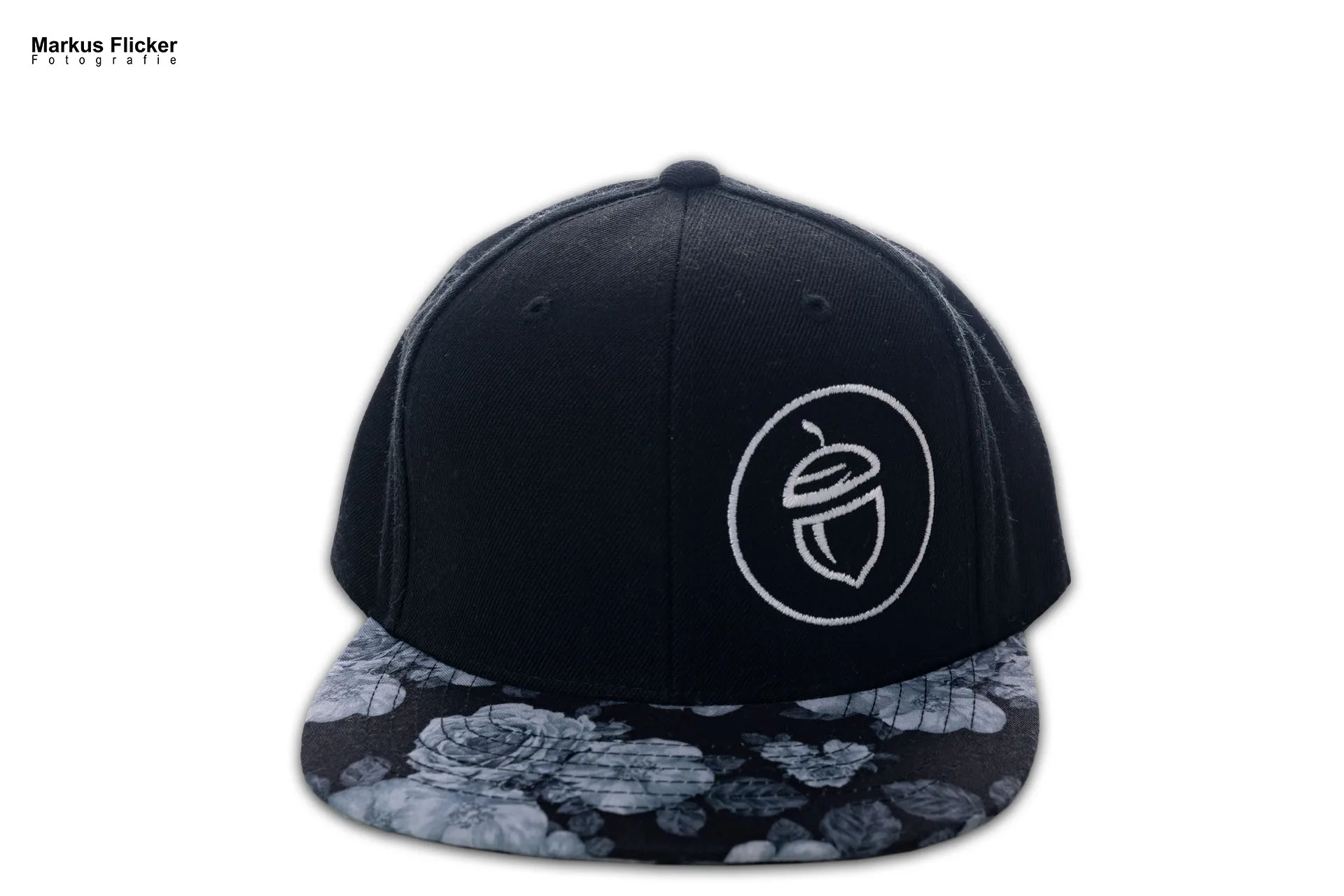 Oachkatzlschwoaf Streetwear Caps & Shirts Produktfotos im Studio inkl. 37 Fototipps für Streetwear Oachkatzlschwoaf Streetwear Caps & Shirts Produktfotos im Studio inkl. 37 Fototipps für Streetwear