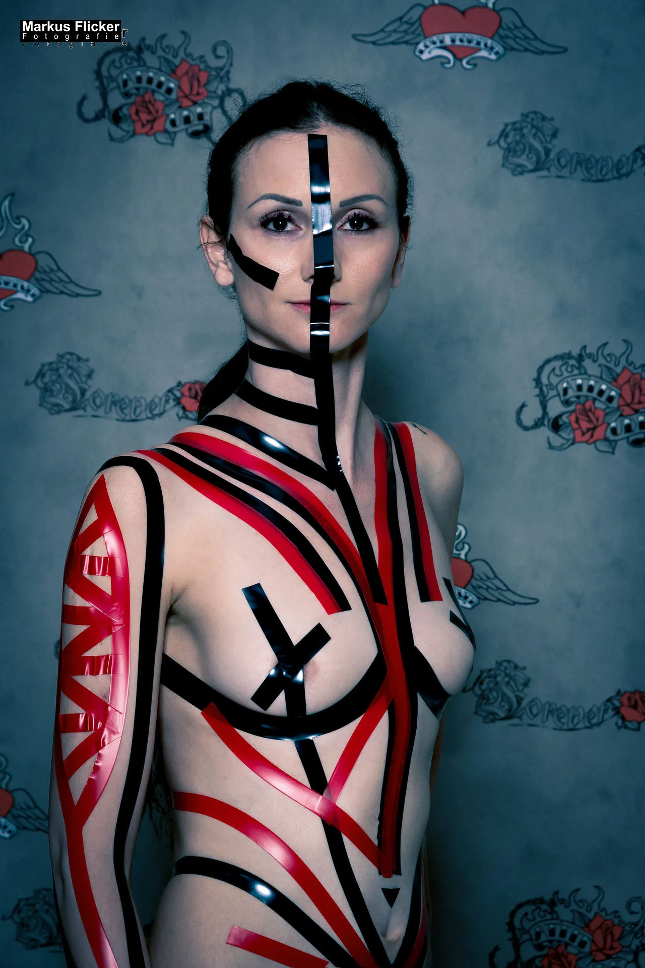 Klebeband auf Model Adobe Photoshop Bildbearbeitung #TapeTheModelPhotography YouTube Video inkl. 37 Tipps und Tricks Klebeband Fotoshooting im Fotostudio mit Female Model Viktoria Maxx #TapeTheModelPhotography