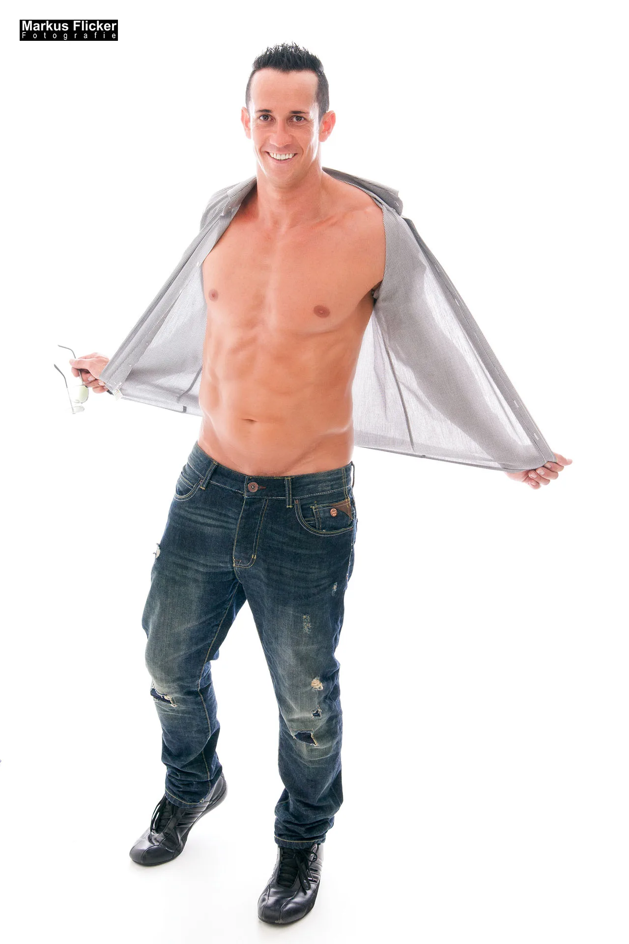 Fitness Male Model mit VW EOS und Sport Speedskates Sixpack Anzug inkl. 37 Fototipps und Bildideen MaleModel VW EOS Fitness Sport Speedskates Sixpack Anzug