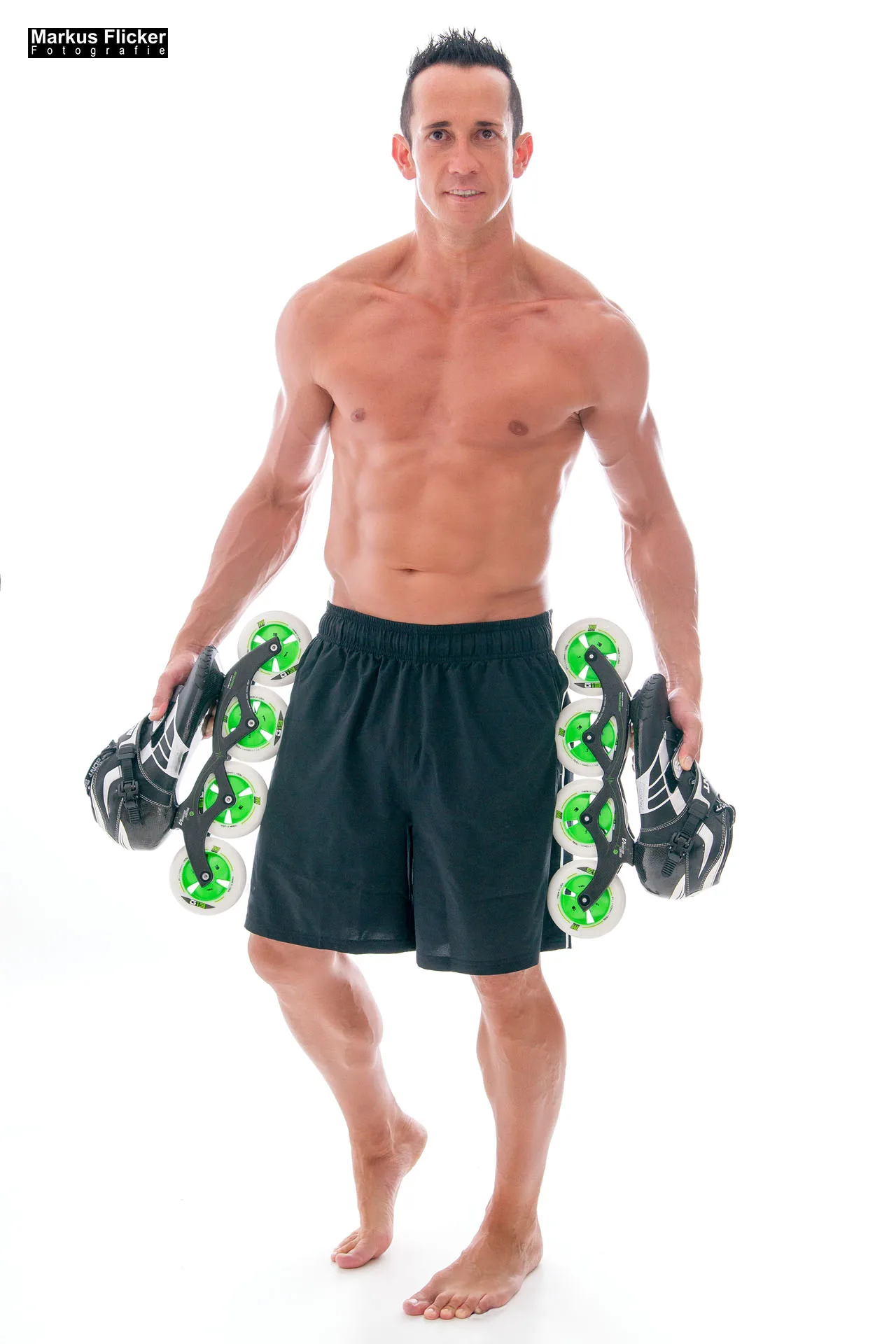 Fitness Male Model mit VW EOS und Sport Speedskates Sixpack Anzug inkl. 37 Fototipps und Bildideen MaleModel VW EOS Fitness Sport Speedskates Sixpack Anzug