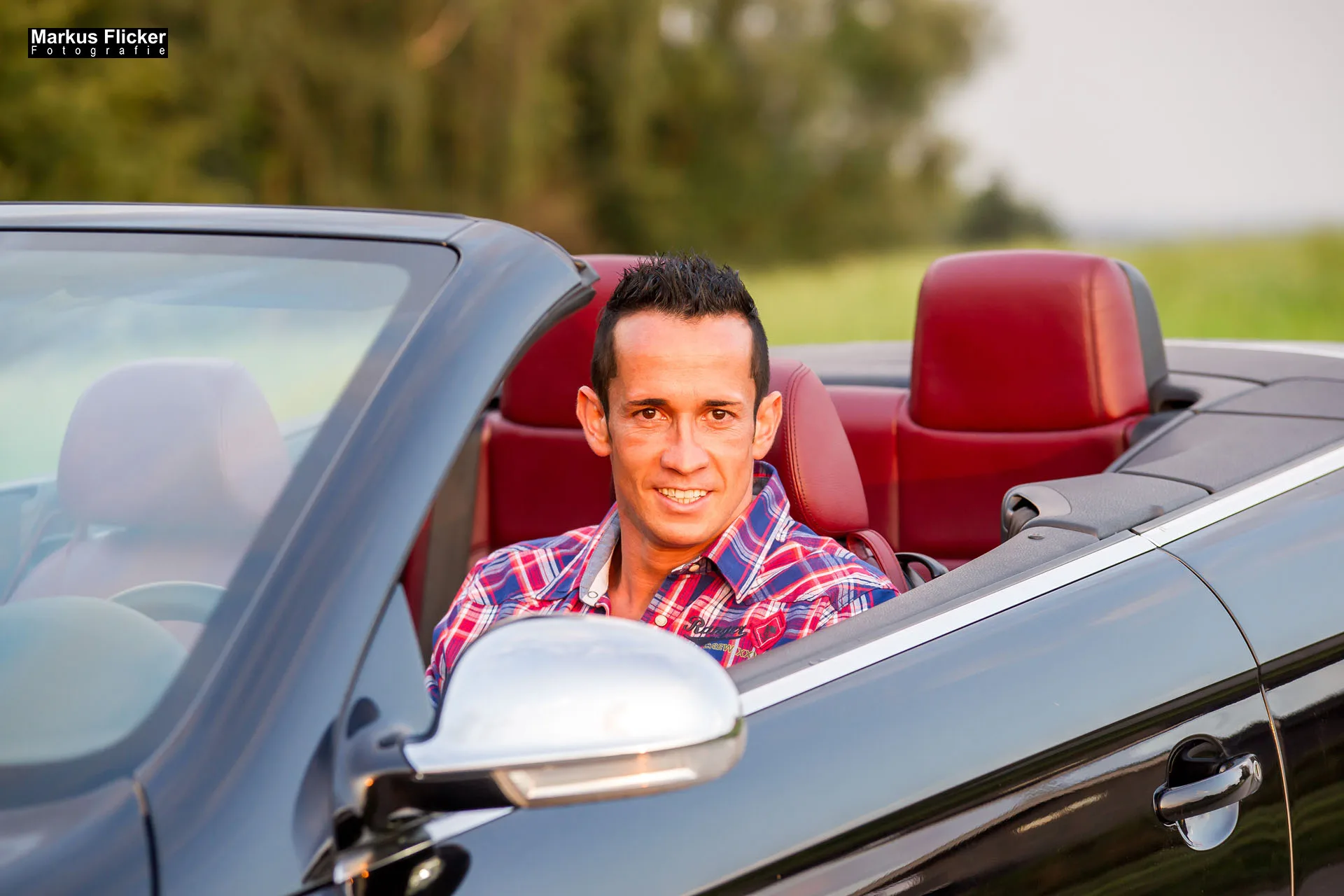 Fitness Male Model mit VW EOS und Sport Speedskates Sixpack Anzug inkl. 37 Fototipps und Bildideen MaleModel VW EOS Fitness Sport Speedskates Sixpack Anzug