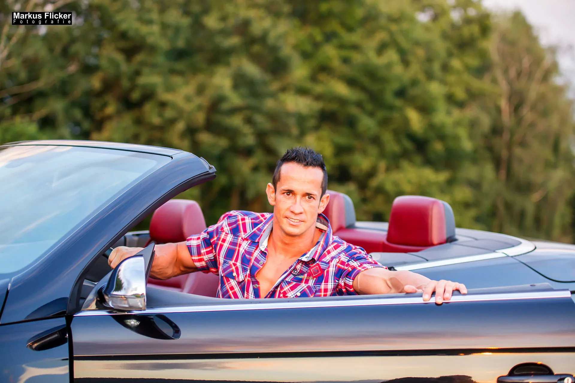 Fitness Male Model mit VW EOS und Sport Speedskates Sixpack Anzug inkl. 37 Fototipps und Bildideen MaleModel VW EOS Fitness Sport Speedskates Sixpack Anzug