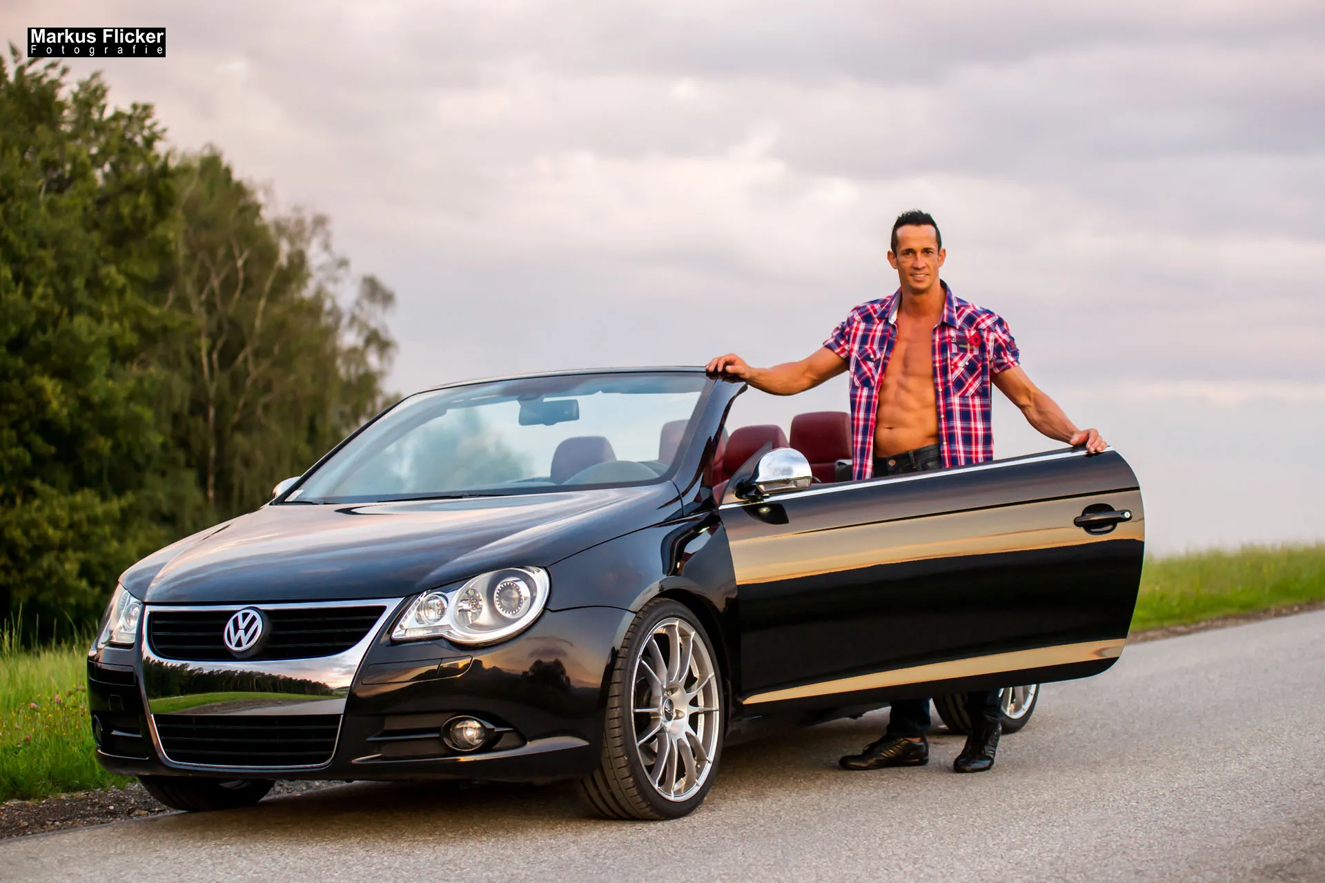 Fitness Male Model mit VW EOS und Sport Speedskates Sixpack Anzug inkl. 37 Fototipps und Bildideen MaleModel VW EOS Fitness Sport Speedskates Sixpack Anzug