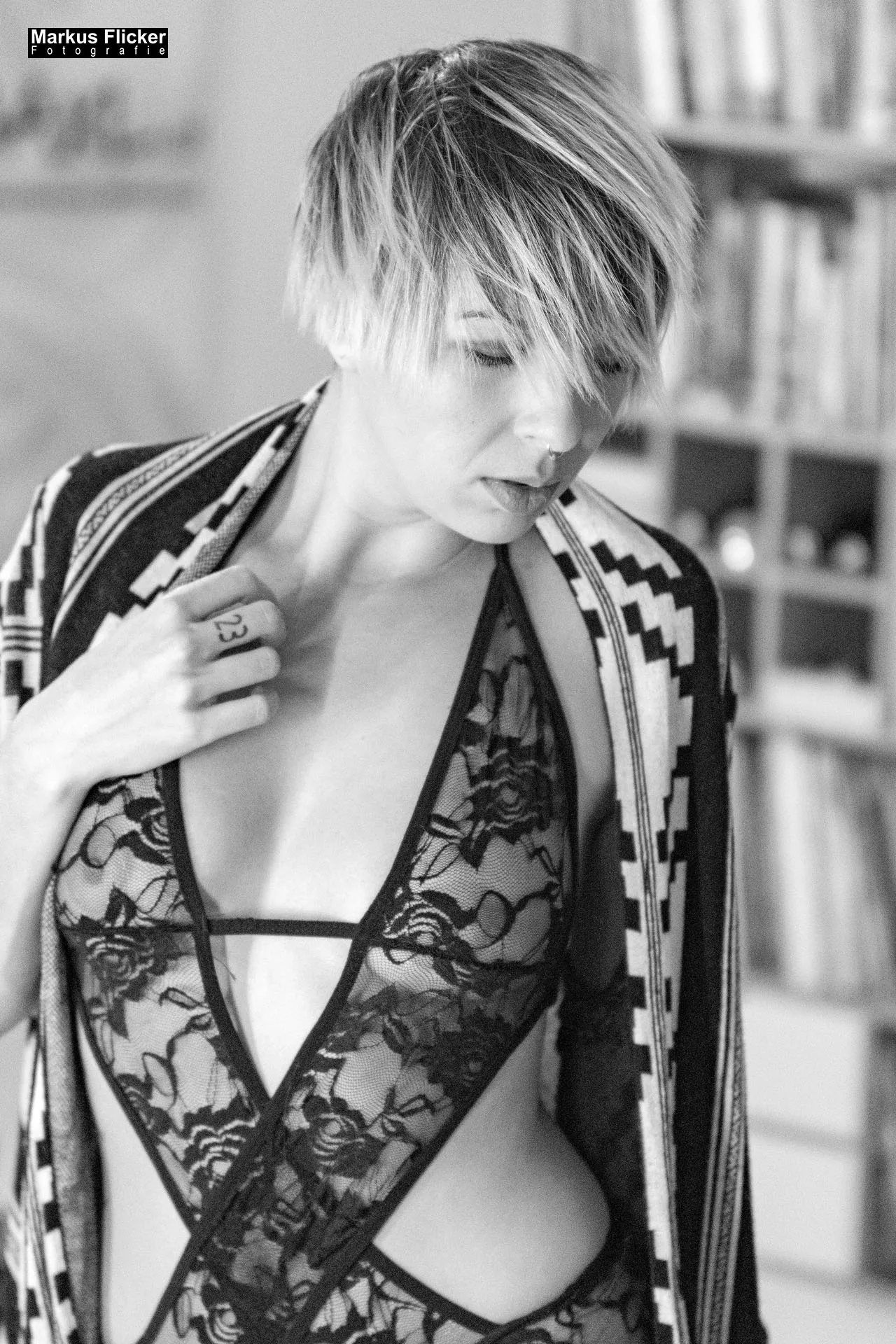 Dessous-, Akt- und Portrait-Fotoshooting im Studio mit Female Model Lisa im Fotostudio inkl. 37 Fototipps und Bildideen Dessous-, Akt- und Portrait-Fotoshooting im Studio mit Female Model Lisa im Fotostudio