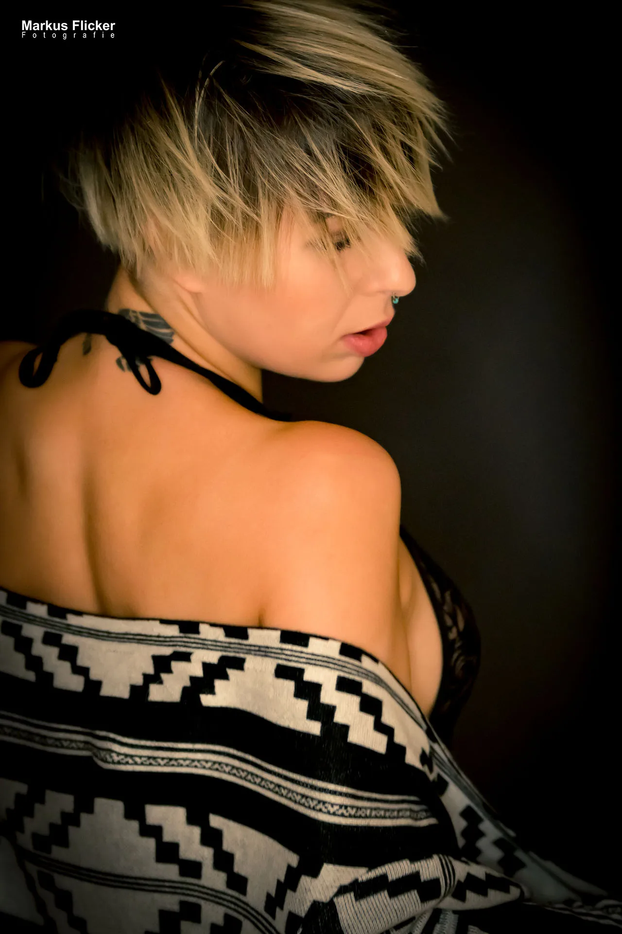 Dessous-, Akt- und Portrait-Fotoshooting im Studio mit Female Model Lisa im Fotostudio inkl. 37 Fototipps und Bildideen Dessous-, Akt- und Portrait-Fotoshooting im Studio mit Female Model Lisa im Fotostudio