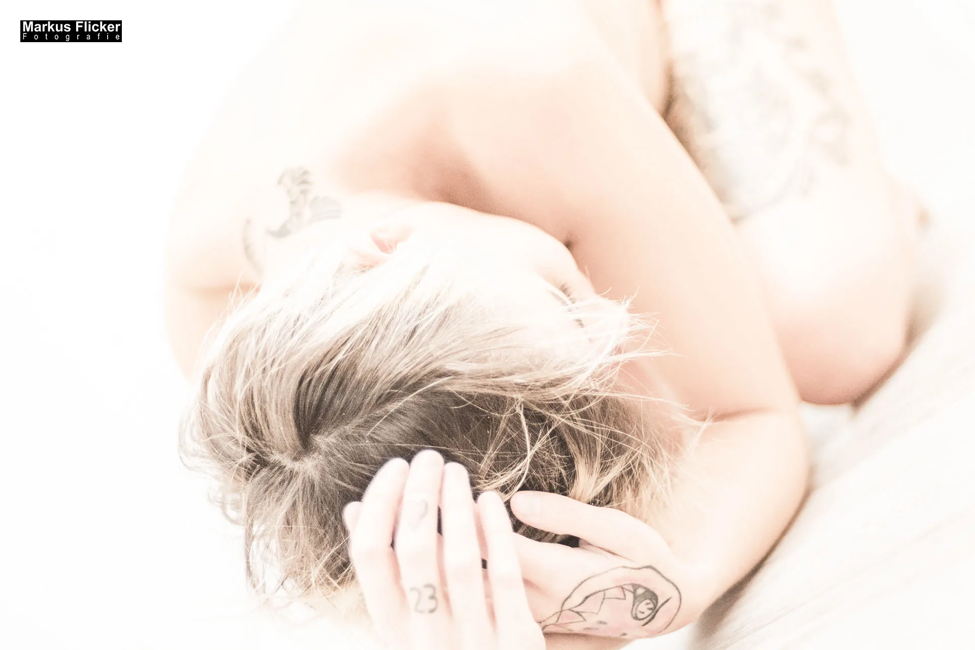 Dessous-, Akt- und Portrait-Fotoshooting im Studio mit Female Model Lisa im Fotostudio inkl. 37 Fototipps und Bildideen Dessous-, Akt- und Portrait-Fotoshooting im Studio mit Female Model Lisa im Fotostudio