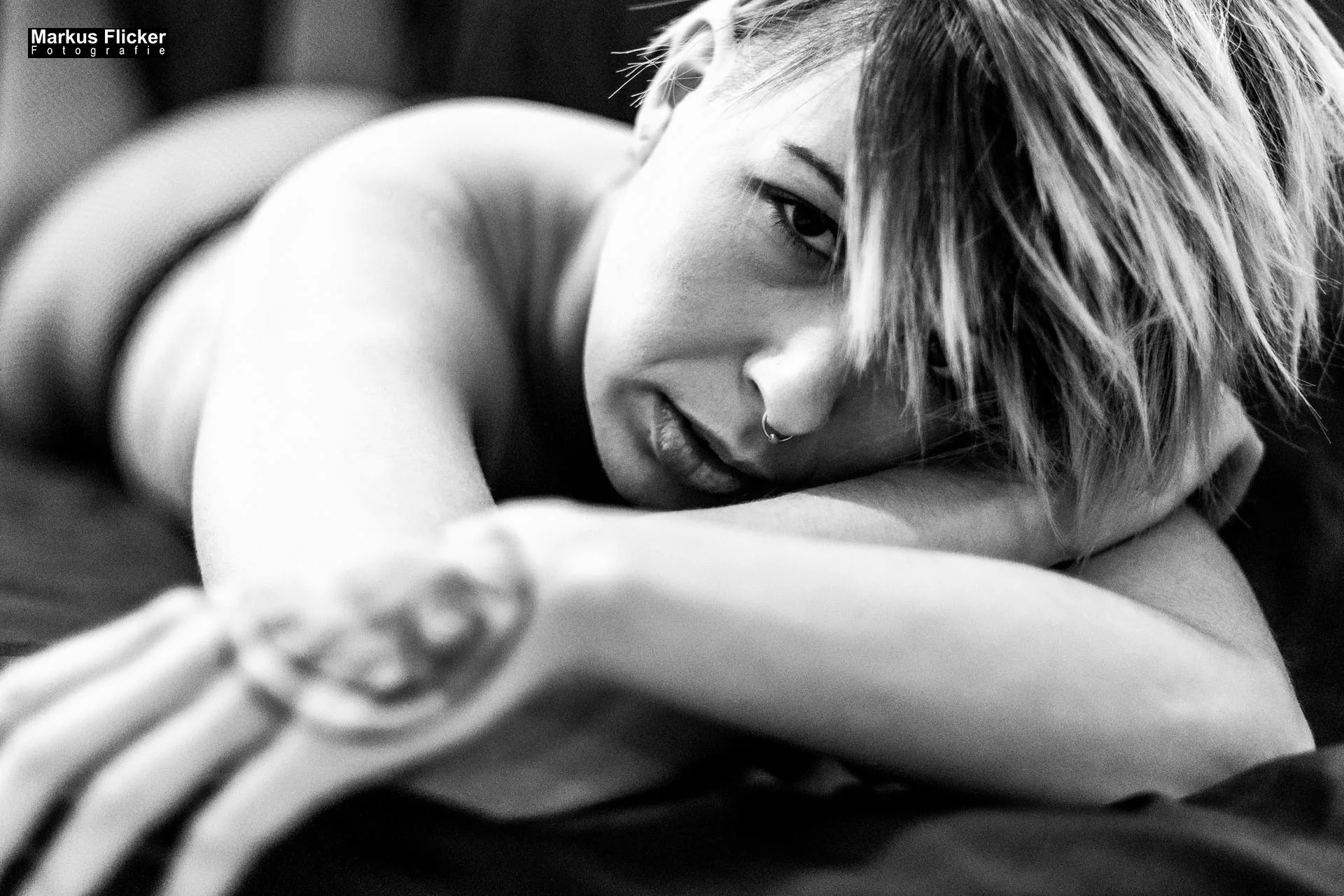 Dessous-, Akt- und Portrait-Fotoshooting im Studio mit Female Model Lisa im Fotostudio inkl. 37 Fototipps und Bildideen Dessous-, Akt- und Portrait-Fotoshooting im Studio mit Female Model Lisa im Fotostudio