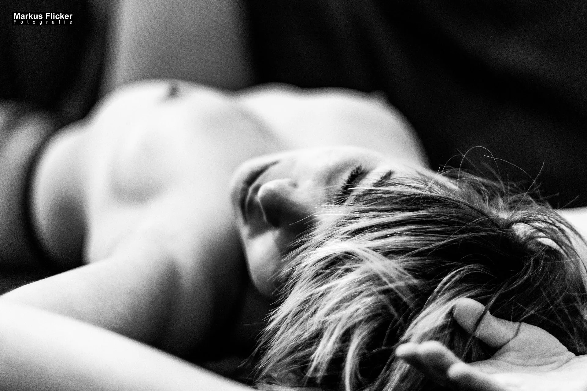 Dessous-, Akt- und Portrait-Fotoshooting im Studio mit Female Model Lisa im Fotostudio inkl. 37 Fototipps und Bildideen Dessous-, Akt- und Portrait-Fotoshooting im Studio mit Female Model Lisa im Fotostudio