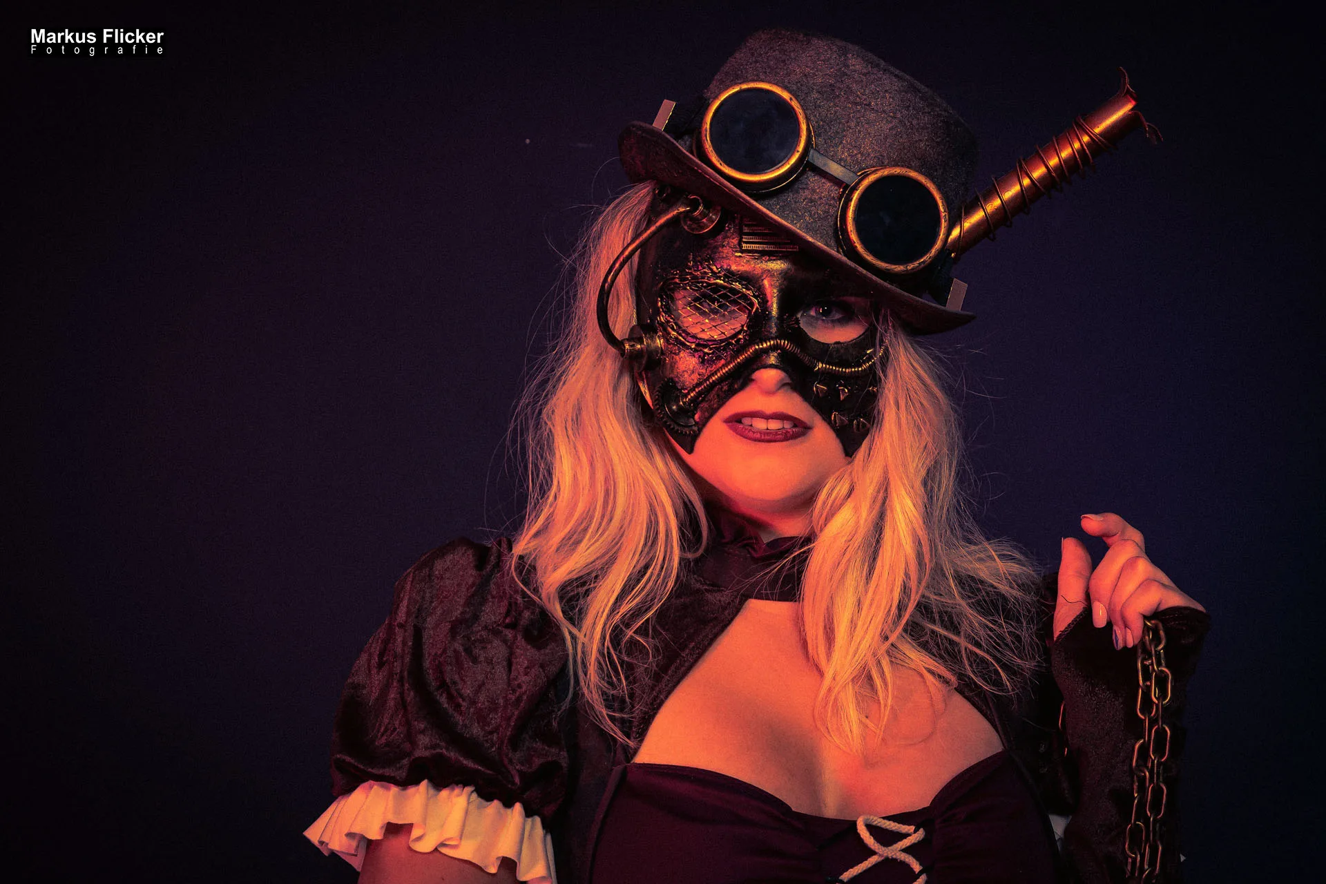 Steampunk Portrait im Fotostudio mit Female Model Sandra Bildbearbeitung Retusche