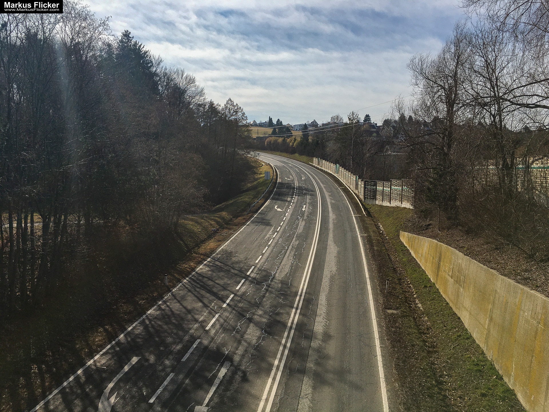 Eine kleine Reise in den eigenen 4 Wänden. Gedankenreise in gewohntem Umfeld. Komfortzone verlassen #GedankenZumLeben Eine kleine Reise in den eigenen 4 Wänden. Ein Spaziergang in meiner direkten Umgebung. Weiz. Steiermark. Reiseblog. Sucher suchen // Finder finden.