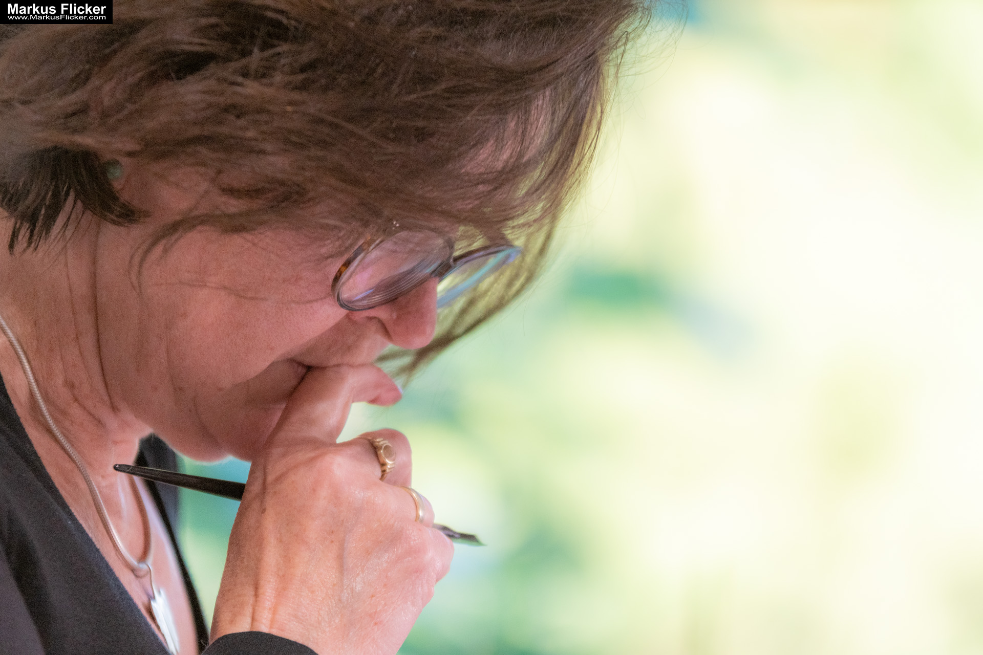 Persönliche Fotos der Arbeit in der Malwerkstatt von Künstlerin Martina Brandl