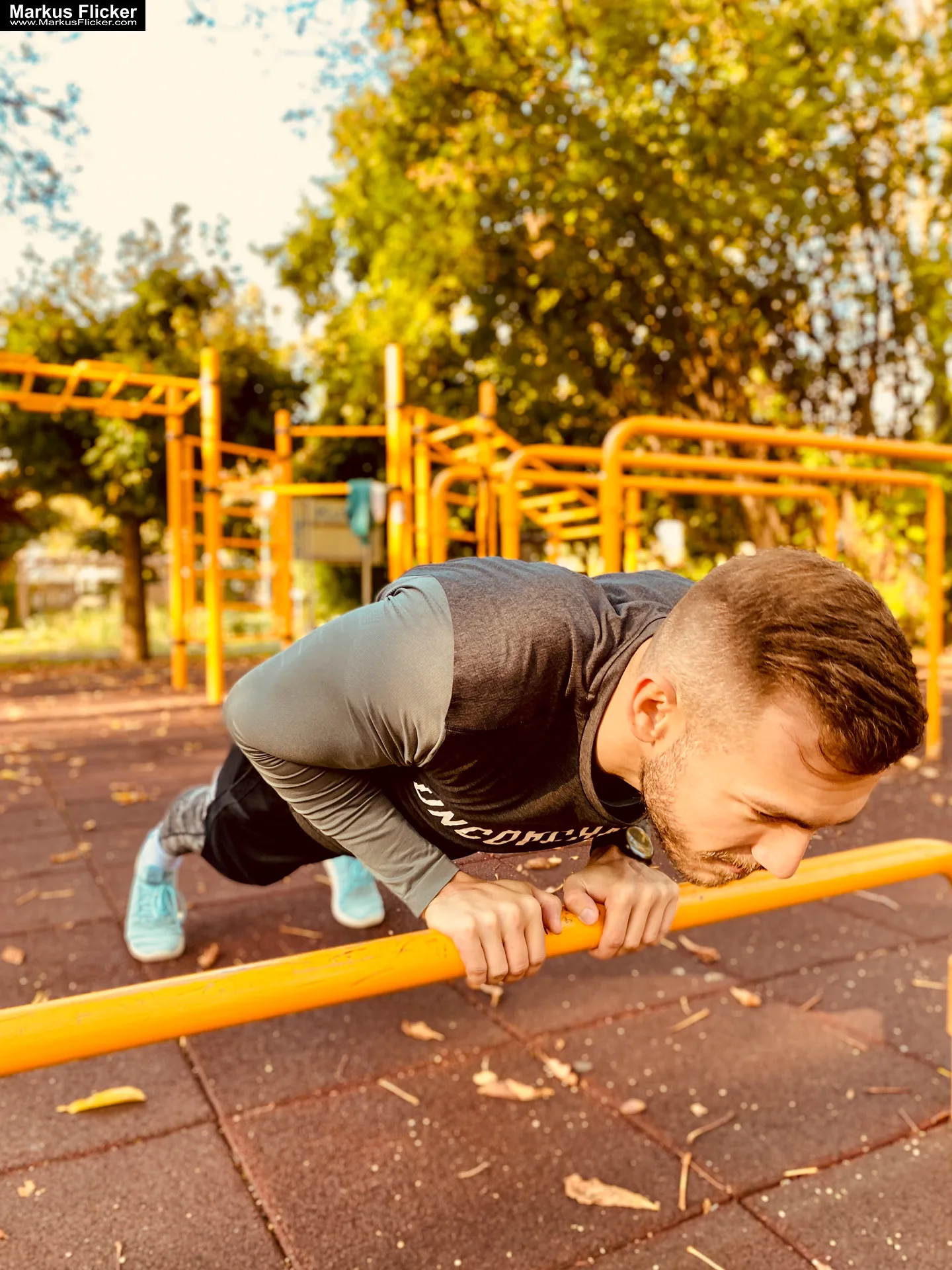 Male Model Deny Sport Fitness Autumn Outdoor Photography Graz Steiermark Österreich inkl. 37 Tipps für Sport und Fitness Fotografie und Videos Malemodel Deny Sport Fitness Autumn Outdoor Photography #gleisdorf #gleisdorfcity #MaleModel #Sport #Fitness #Autumn #Outdoor #Photography #fotoshooting #photoshooting