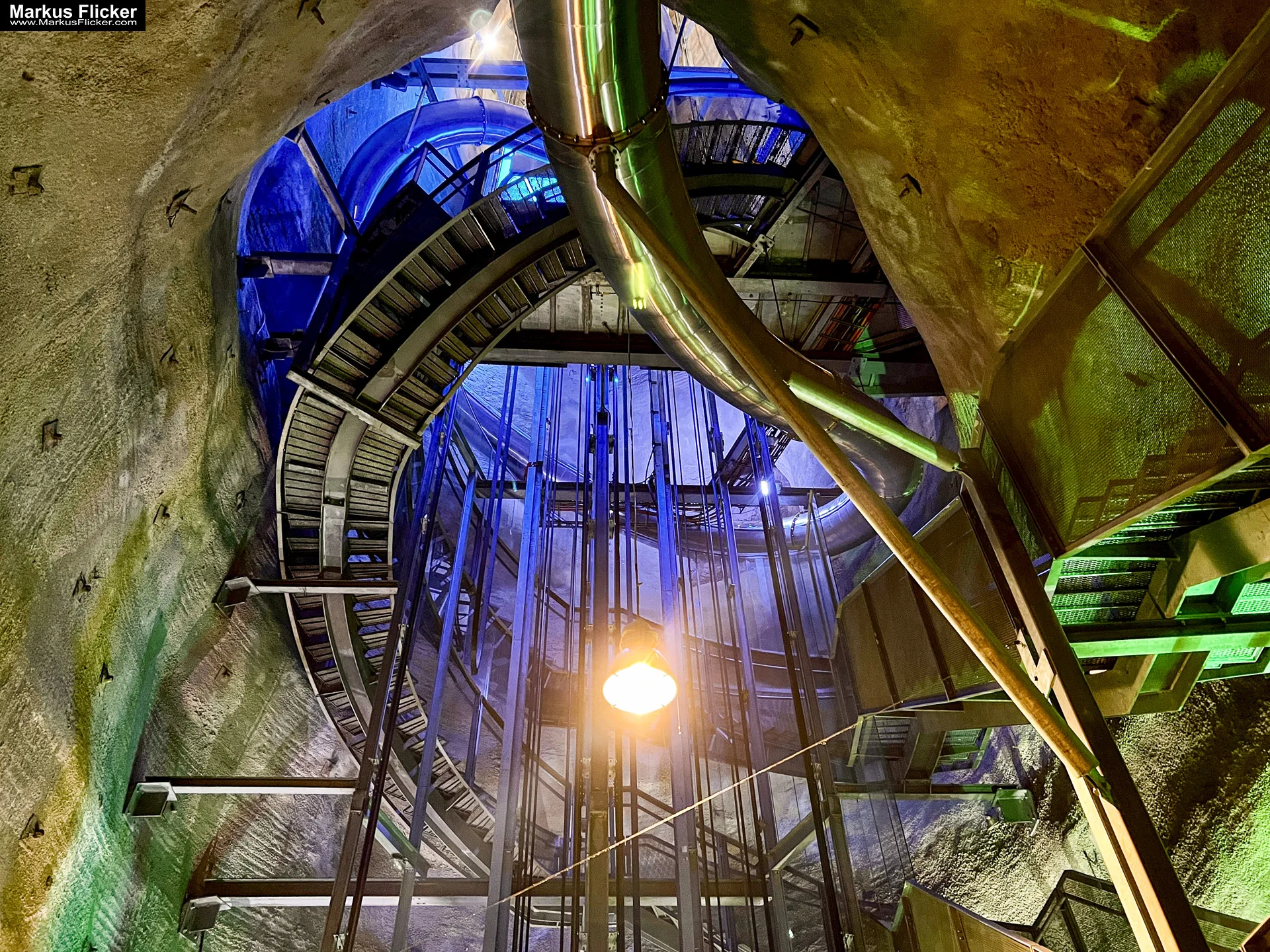 Advent Weihnachtsmarkt in Graz Christkindlmarkt im Winter #visitstyria #visitgraz #grazgram #visitaustria GRAZ HAUPTSTADT DES SÜDÖSTERREICHISCHEN BUNDESLANDES STEIERMARK Weihnachten Steirer Advent Weihnachtsbeleuchtung Graz Schlossberg