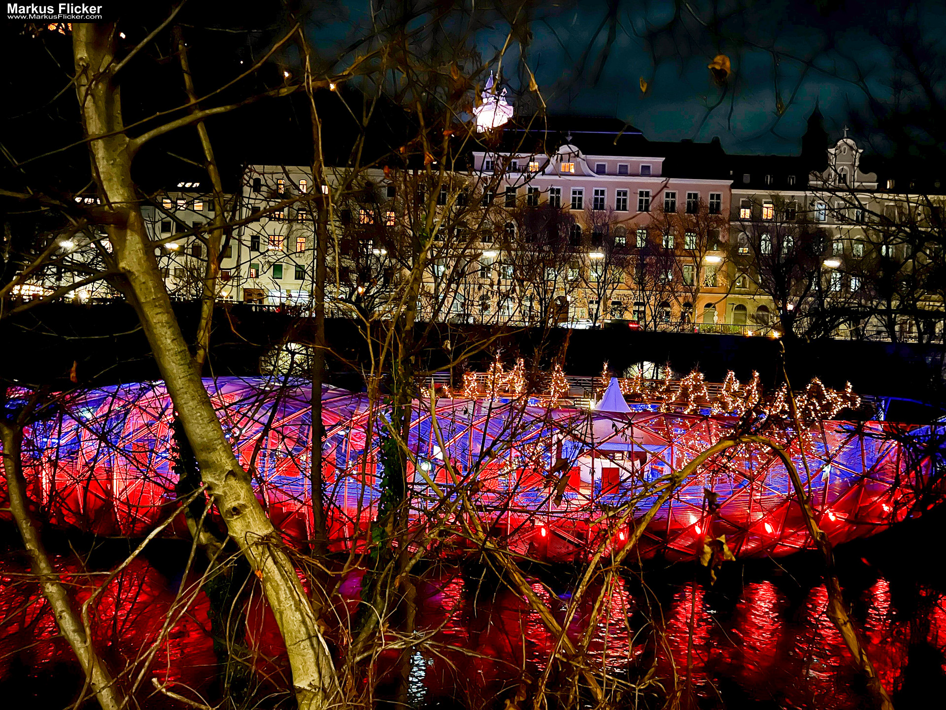 Advent Weihnachtsmarkt in Graz Christkindlmarkt im Winter #visitstyria #visitgraz #grazgram #visitaustria GRAZ HAUPTSTADT DES SÜDÖSTERREICHISCHEN BUNDESLANDES STEIERMARK Weihnachten Steirer Advent Weihnachtsbeleuchtung Graz Schlossberg