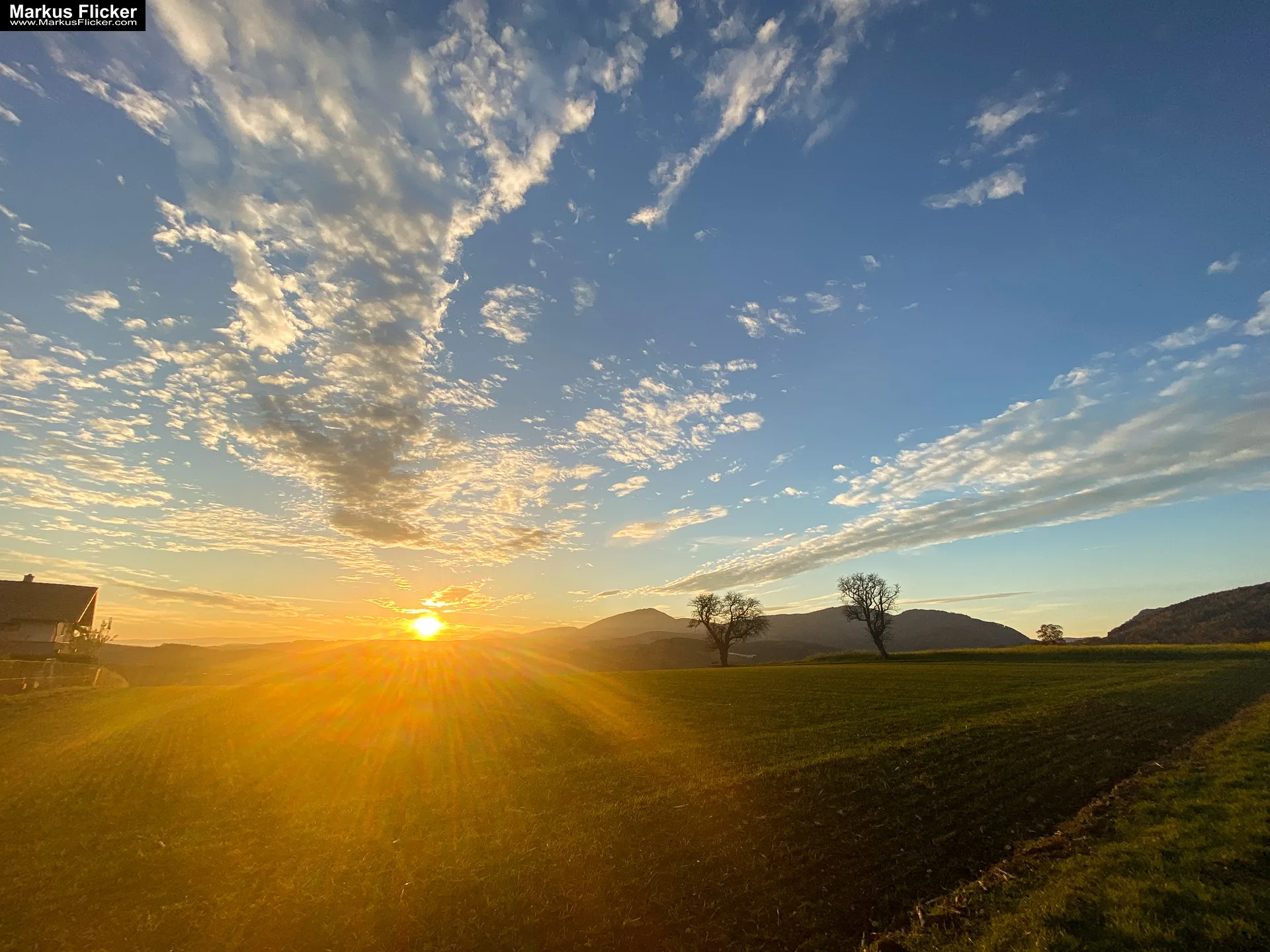 Wie man mit Weitwinkel Objektiven und Smartphones beeindruckende Fotos und Videos aufnimmt. Kreative Fotografie, Videos und Bildideen mit dem Handy. Fotografieren und Filmen mit dem Smartphone: Bessere Fotos und Videos mit dem Handy für Freizeit, Hobby und Business Entdecke die Kreativität: Wie man mit Weitwinkel-Objektiven und Smartphones beeindruckende Fotos und Videos aufnimmt. Kreative Fotografie, Videos und Bildideen mit dem Handy. Fotografieren und Filmen mit dem Smartphone: Bessere Fotos und Videos mit dem Handy für Freizeit, Hobby und Business