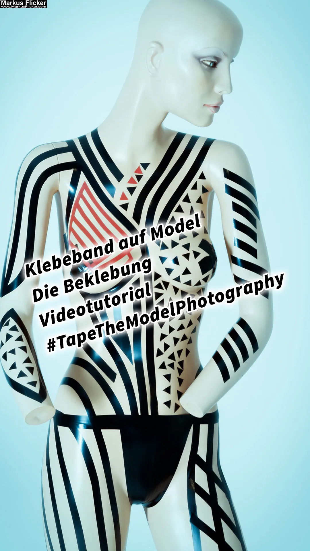 Klebeband auf Model Die Beklebung Videotutorial #TapeTheModelPhotography YouTube Video Kreatives Design mit Klebeband: Eine innovative Methode zur Betonung der Körperform eines weiblichen Models