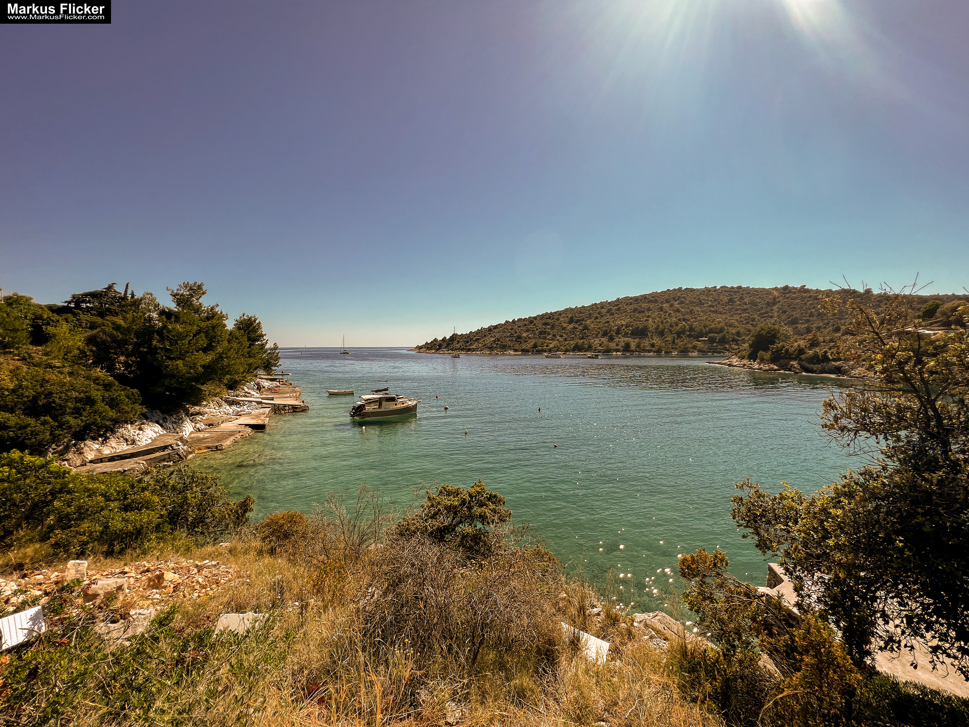 Konoba Lanterna Plaža Sevid Beach Mediterranes Restaurant Strand in einer Bucht in Kroatien #VISITCROATIA Konoba Lanterna Sevid Mediterranes Restaurant Kroatien #VISITCROATIA