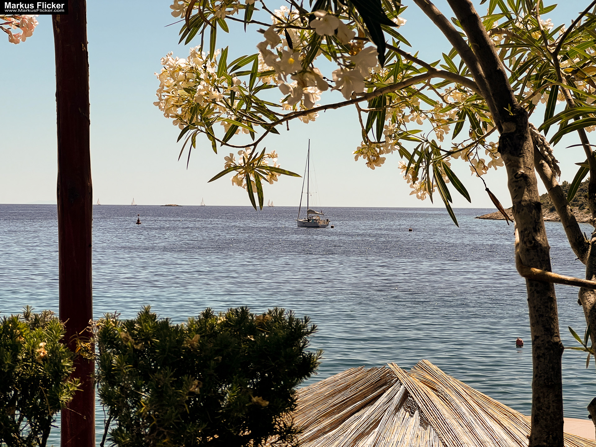 Konoba Lanterna Plaža Sevid Beach Mediterranes Restaurant Strand in einer Bucht in Kroatien #VISITCROATIA Konoba Lanterna Sevid Mediterranes Restaurant Kroatien #VISITCROATIA