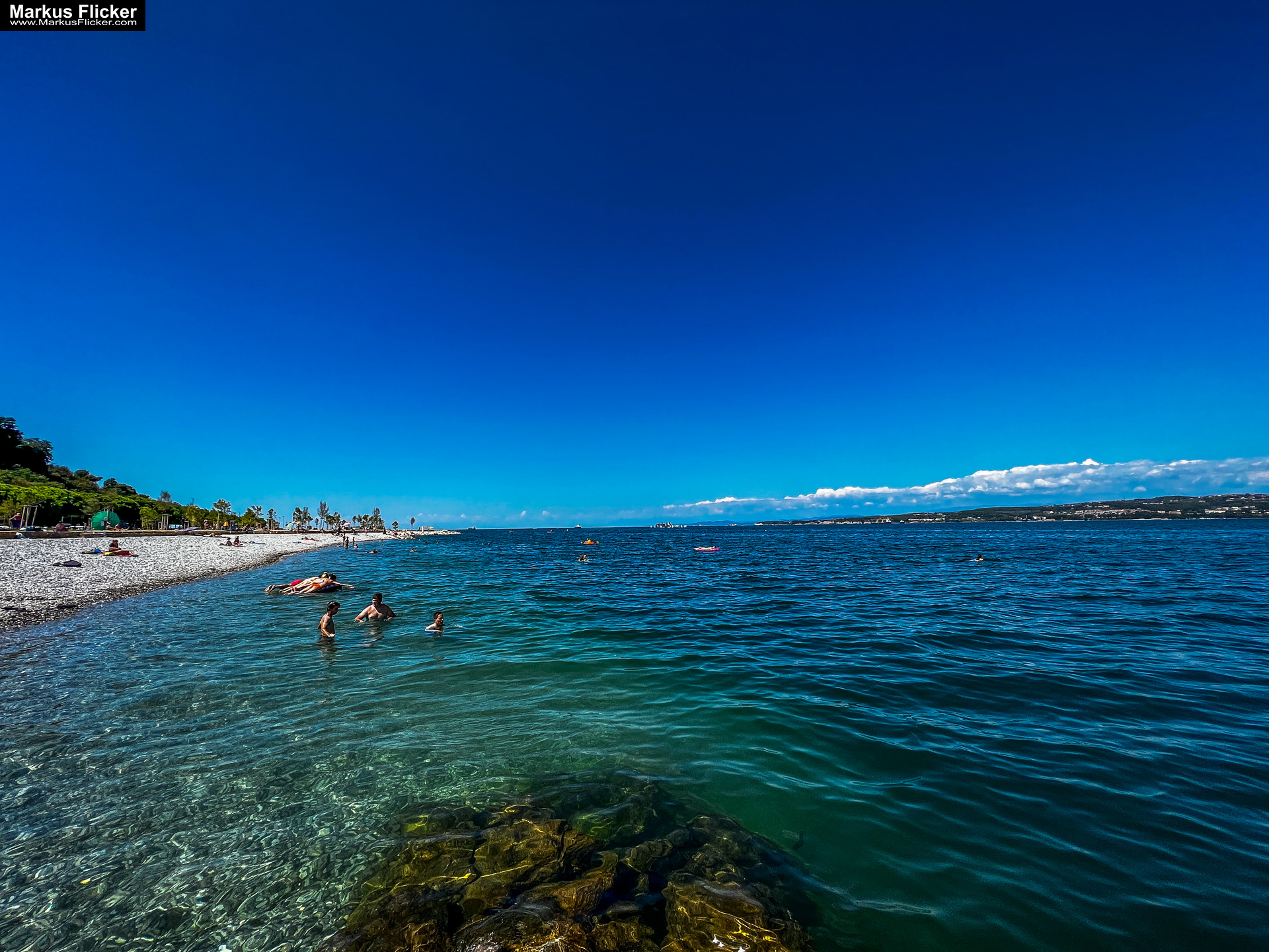 Plaža Žusterna Strand Beach New Koper Obmorski Park Island Seehafenstadt in Slowenien an der Adria Istrien #visitslovenia #ifeelslovenia #visitkoper Plaža Žusterna Strand Beach New Koper Obmorski Park island Seehafenstadt in Slowenien an der Adria Istrien #visitslovenia #ifeelslovenia #visitkoper