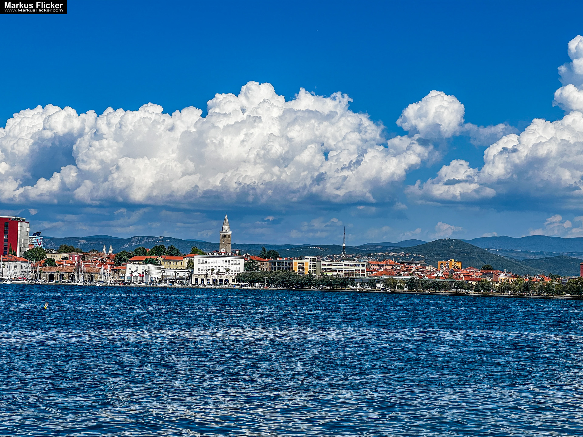 Plaža Žusterna Strand Beach New Koper Obmorski Park Island Seehafenstadt in Slowenien an der Adria Istrien #visitslovenia #ifeelslovenia #visitkoper Plaža Žusterna Strand Beach New Koper Obmorski Park island Seehafenstadt in Slowenien an der Adria Istrien #visitslovenia #ifeelslovenia #visitkoper