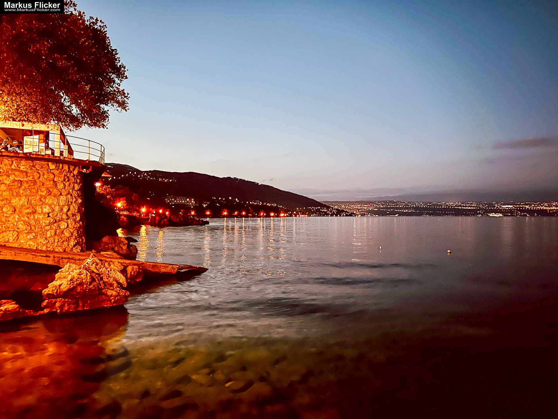 Reisefotografie Reisen und Leben Travelblog Reiseberichte Reisefotografie und Fotoreise Graz Steiermark Slowenien Kroatien Italien Ungarn inkl. 37 ausführliche Fototipps und Bildideen Lovran Ufer Küste Primorje-Gorski kotar Lorbeer Istrien Kroatien Adria #visitcroatia #visitlovran