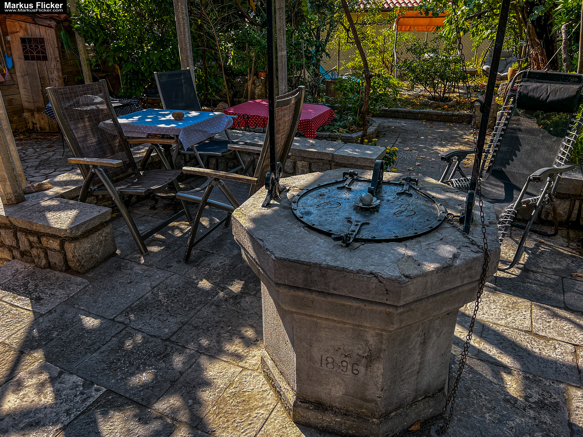 Reisefotografie Reisen und Leben Travelblog Reiseberichte Reisefotografie und Fotoreise Graz Steiermark Slowenien Kroatien Italien Ungarn inkl. 37 ausführliche Fototipps und Bildideen Lovran Ufer Küste Primorje-Gorski kotar Lorbeer Istrien Kroatien Adria #visitcroatia #visitlovran