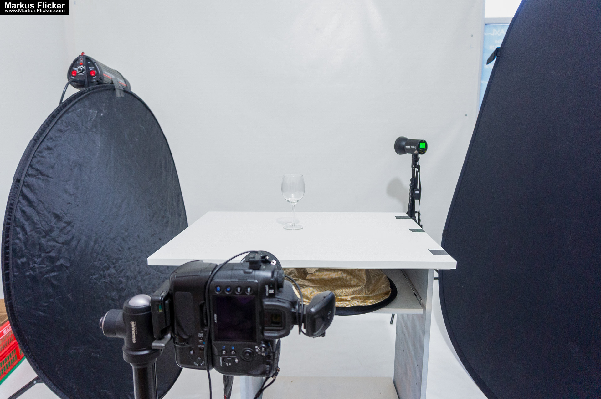 Wein im Weinglas Fotografie Water Splash Photo Shoot Product Photography Produktfoto Werbefoto Rotwein