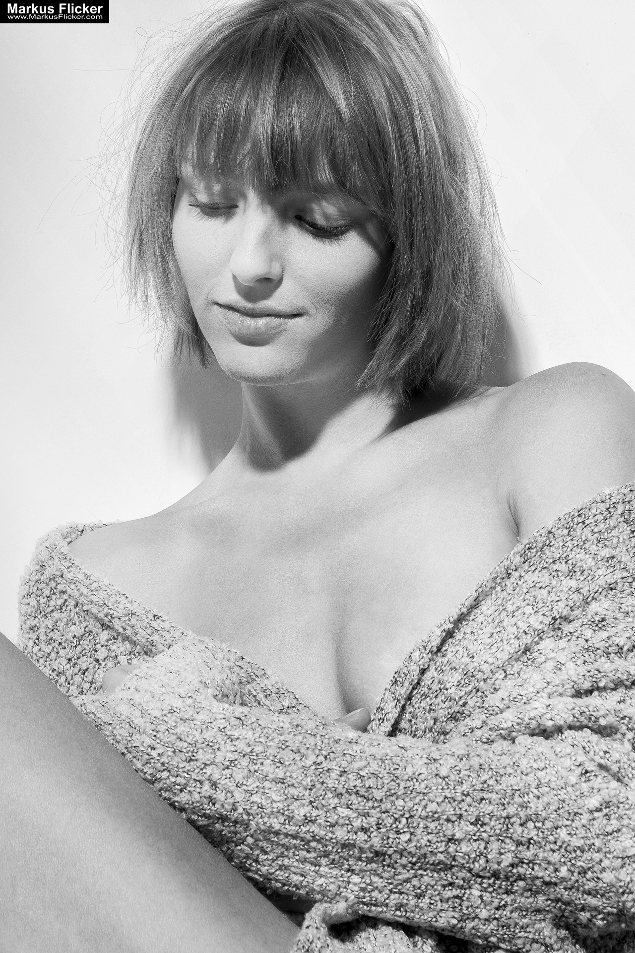 Sinnliche Fotografie im Studio: Sensual Beauty Black White Photography Female Model Kyara Photoshoot Sinnliche Fotografie im Studio: Sensual Beauty Black White Photography Female Model Kyara Photoshoot