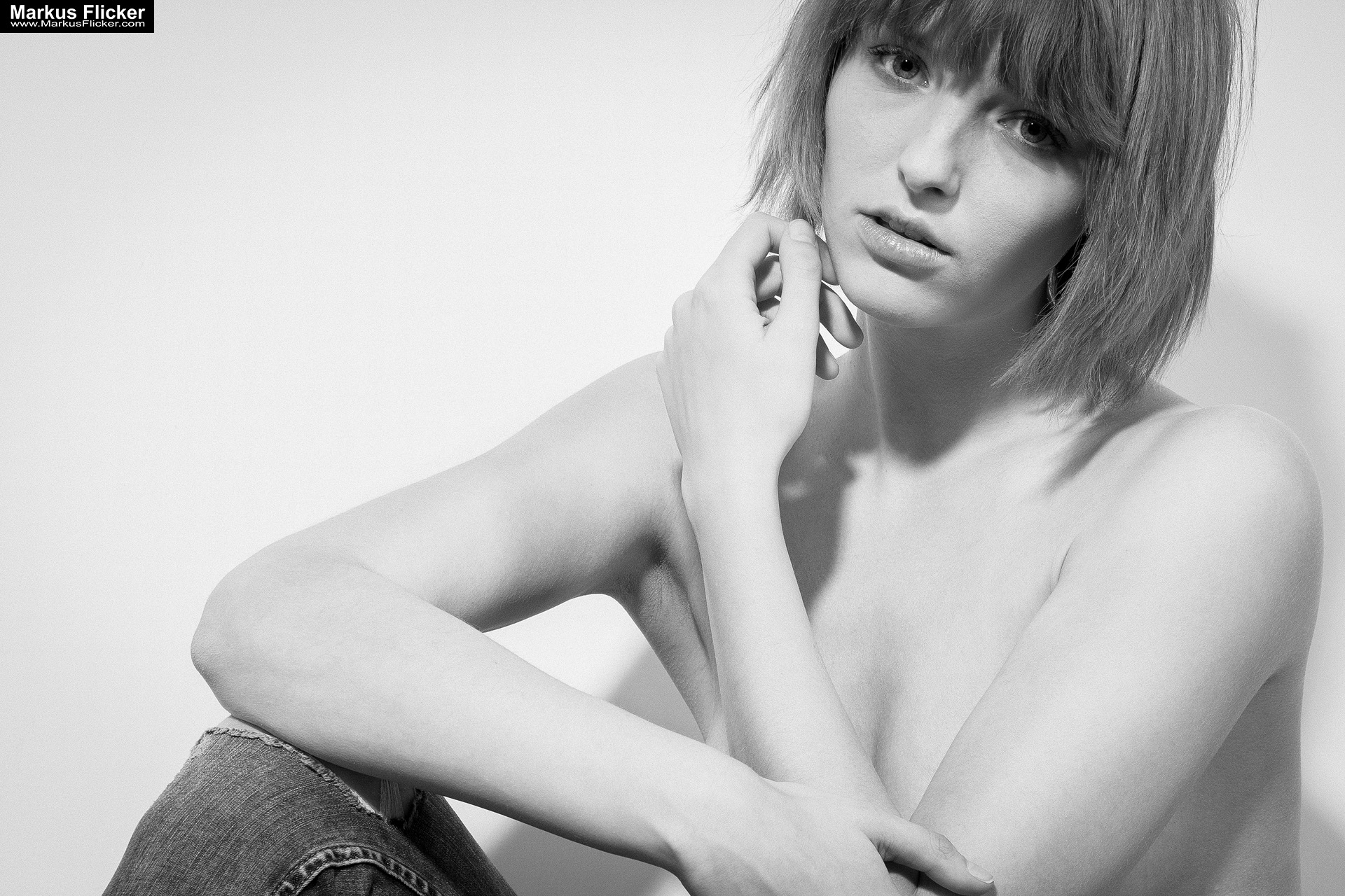 Sinnliche Fotografie im Studio: Sensual Beauty Black White Photography Female Model Kyara Photoshoot Sensual Beauty Black White Photography Female Model Kyara Photoshoot