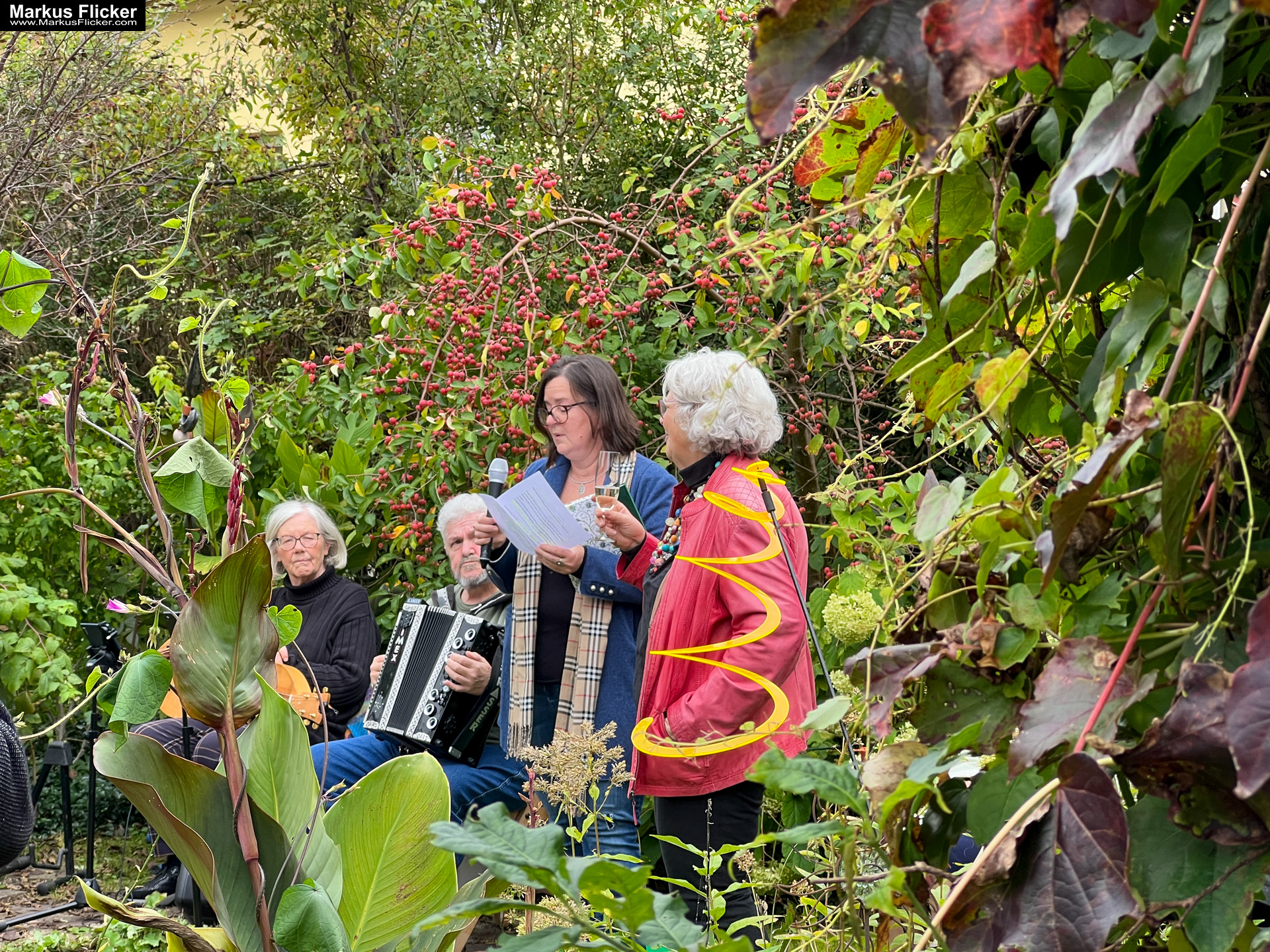 Eva Hollinger in Graz. Fotos und Video von der Ausstellung "My First Solo" Fotos und Video von der Ausstellung "My First Solo" von Eva Hollinger in Graz