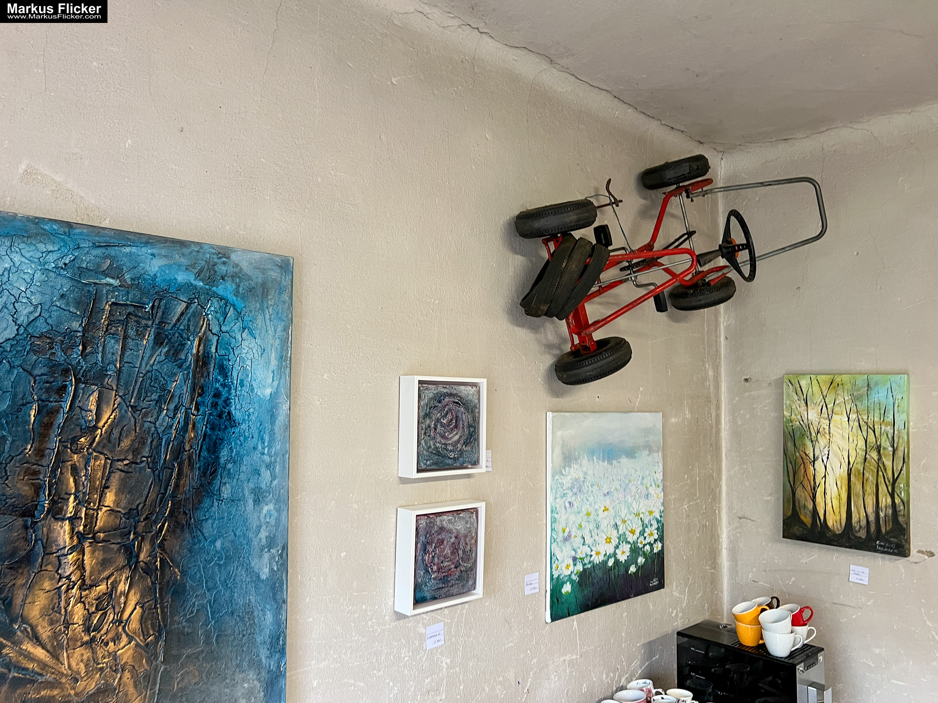 Eva Hollinger in Graz. Fotos und Video von der Ausstellung "My First Solo" Fotos und Video von der Ausstellung "My First Solo" von Eva Hollinger in Graz