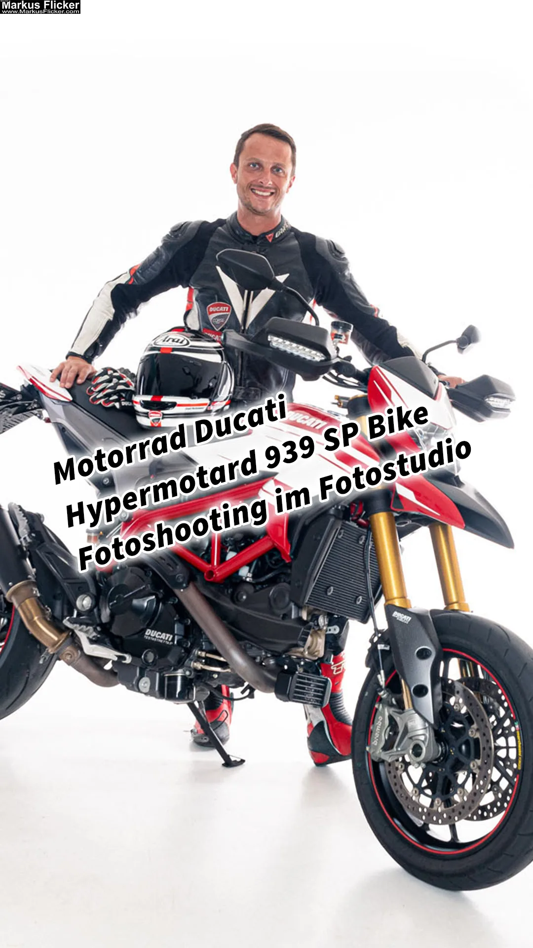 Motorrad Ducati Hypermotard 939 SP Bike Fotoshooting im Fotostudio inkl. 37 Fototipps und Bildideen
