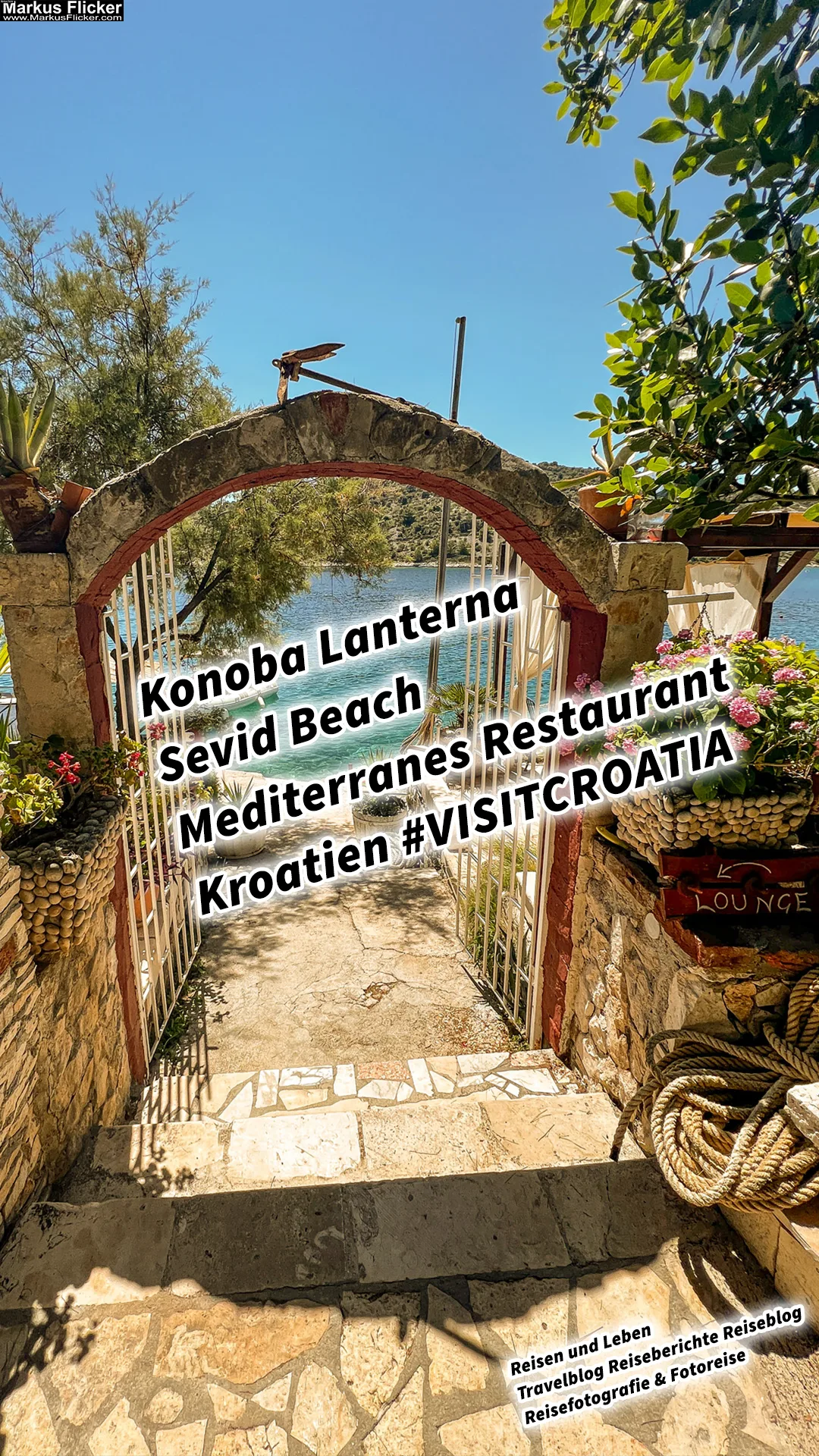Konoba Lanterna Plaža Sevid Beach Mediterranes Restaurant Strand in einer Bucht in Kroatien #VISITCROATIA
